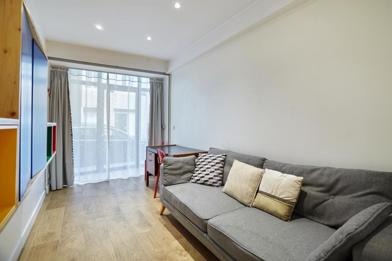 Centre De Ponceau Apartment