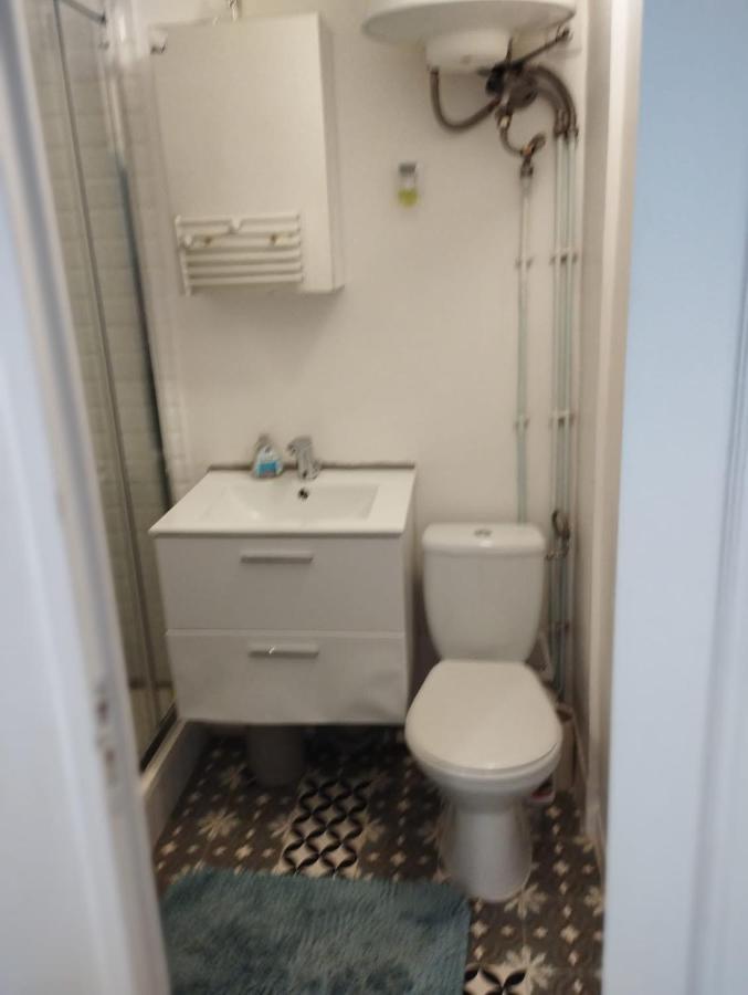 Studio 11 Calme Quartier Central, Anime, Proche Metro Apartment Paris
