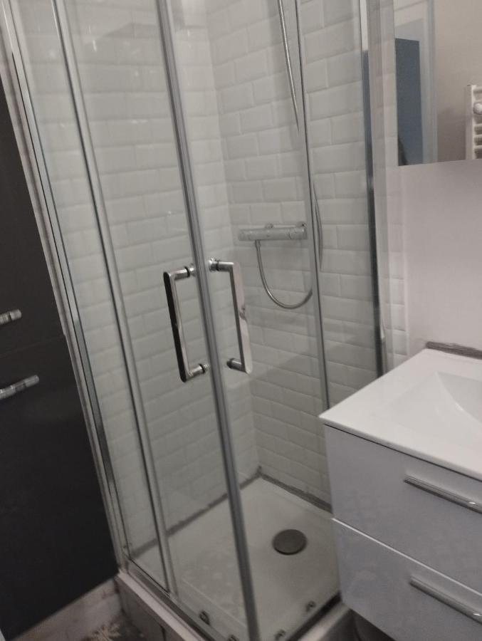 Studio 11 Calme Quartier Central, Anime, Proche Metro Apartment