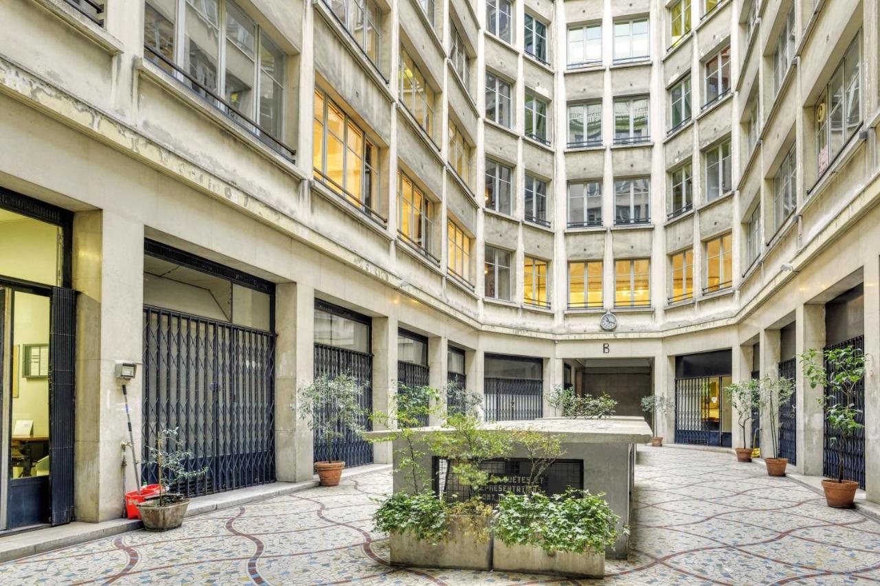 & Stylish Renovated Parisian / 6-8 Guests Appartement