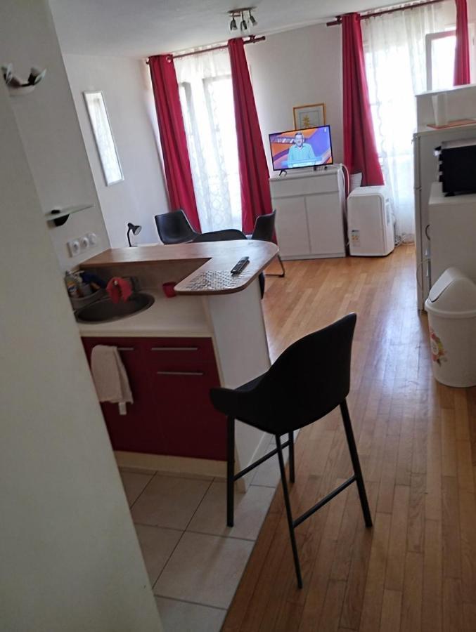 Apartment Studio Calme Et Eclaire Proche De Nation A *