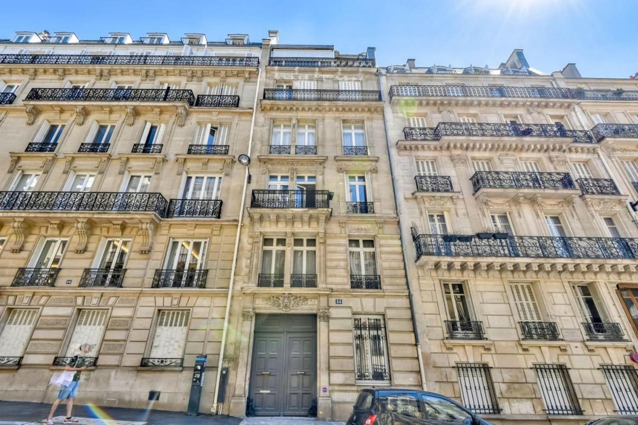 Apartment Charming Studio For 2 In The 8th District Paris