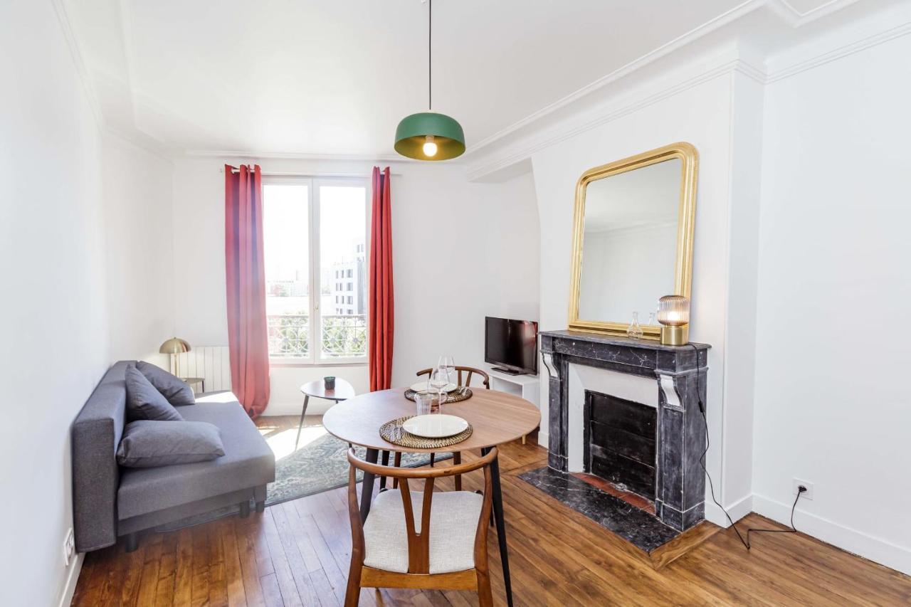 Nice 32 M Renovated And With Comfort In *