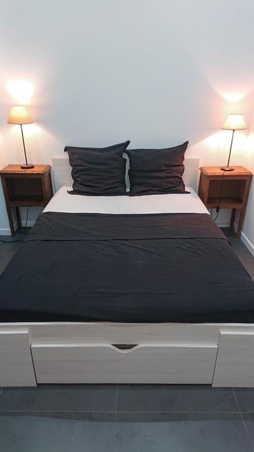 * Moulin Rouge Getaway * 1br + Desk + Gym Weights Appartement