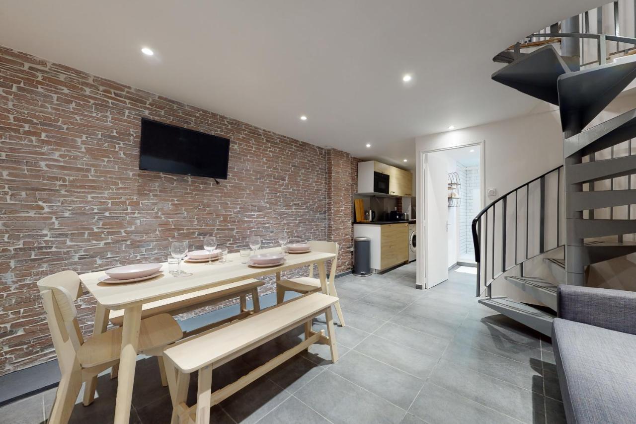 Superbe Loft Avec Patio - Tour Eiffel Apartment *