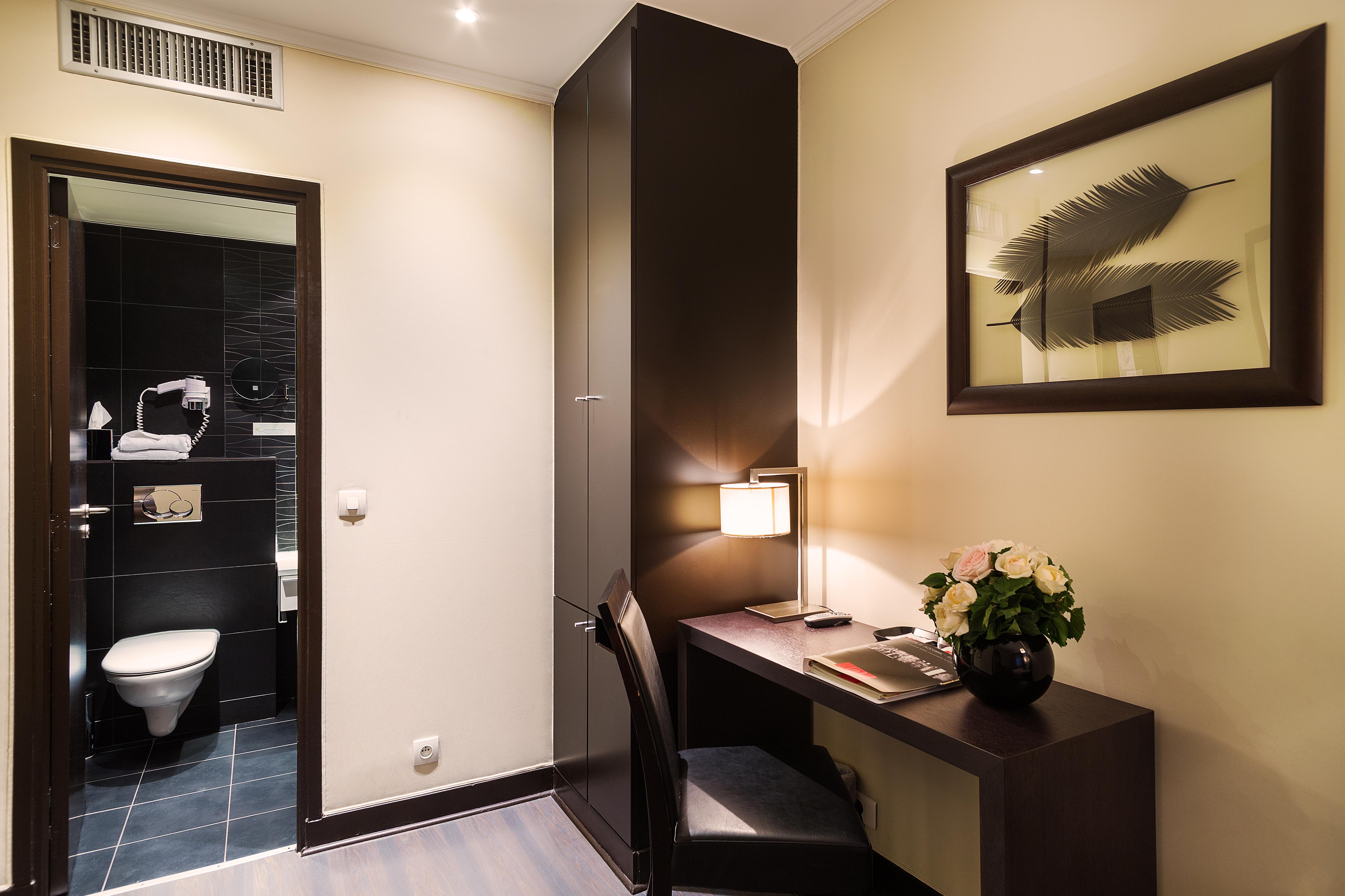 Hotel Arc Elysées Paris