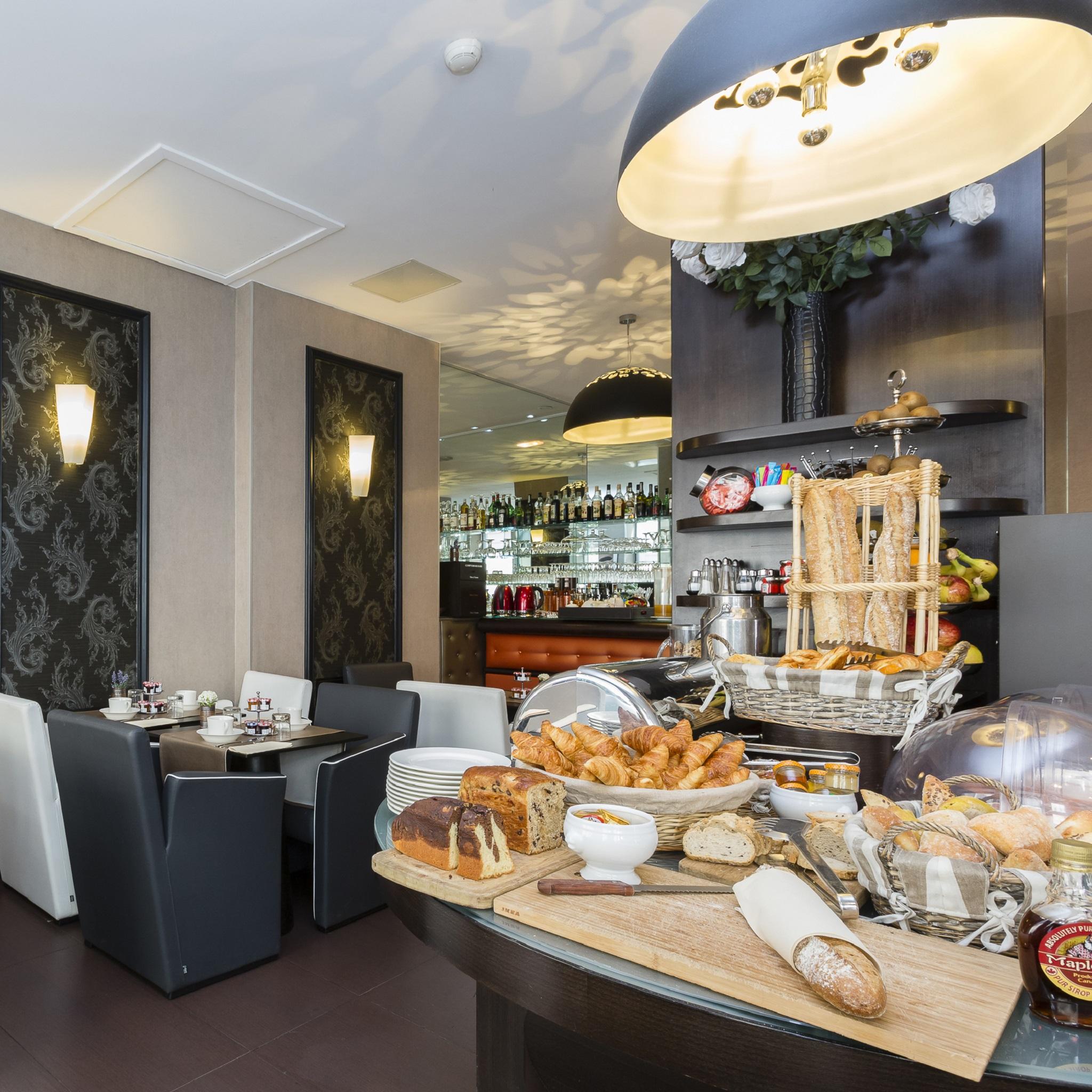 Elysées Bassano Hotel Paris