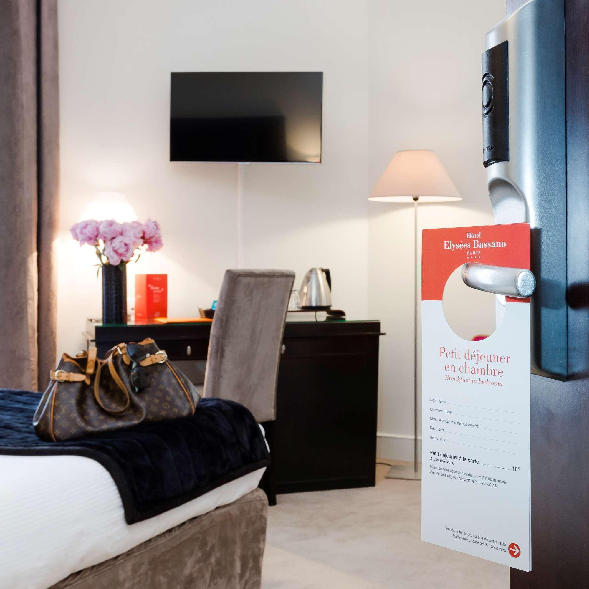 Hotel Elysees Bassano 4*