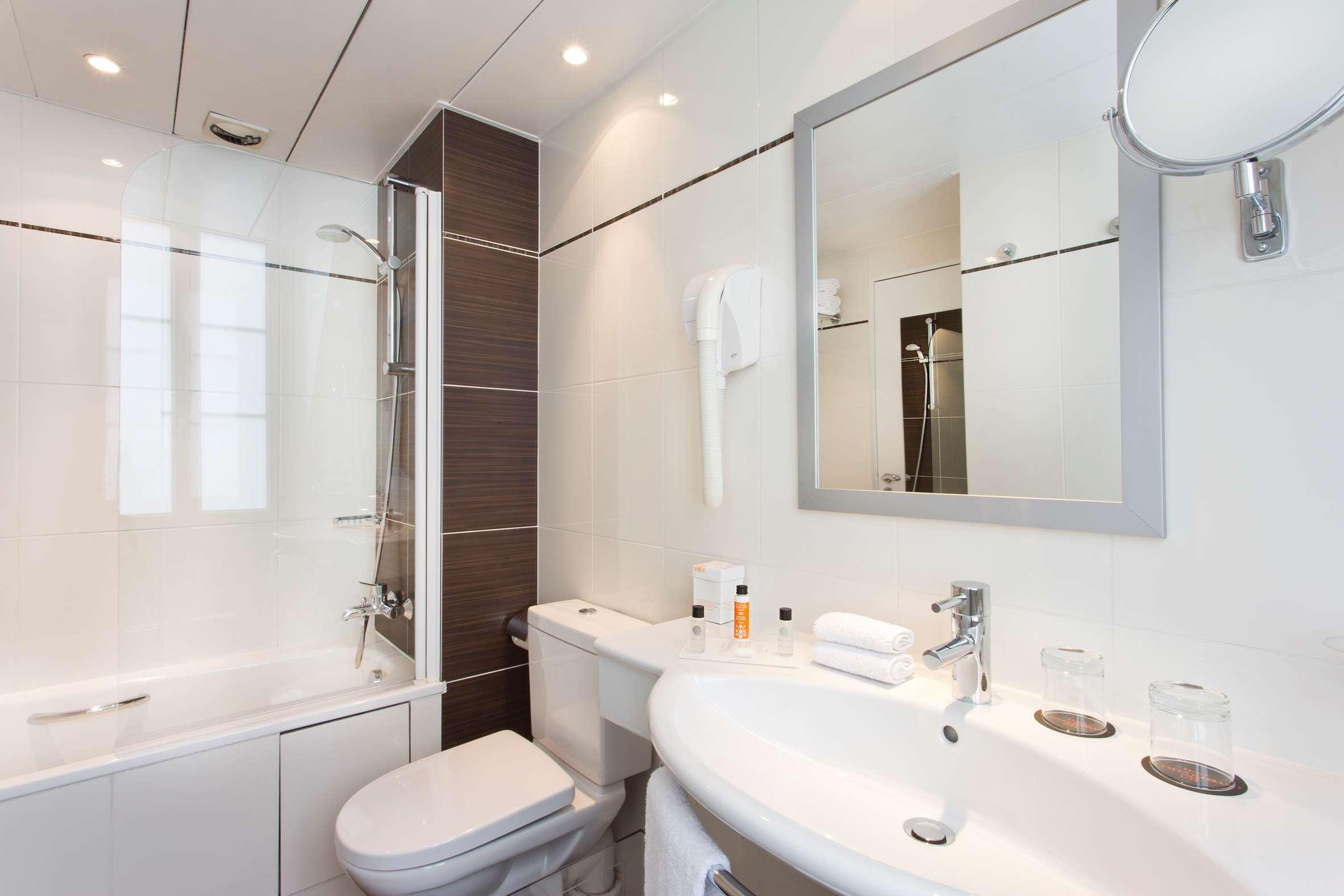 Elysées Bassano 4* Paris