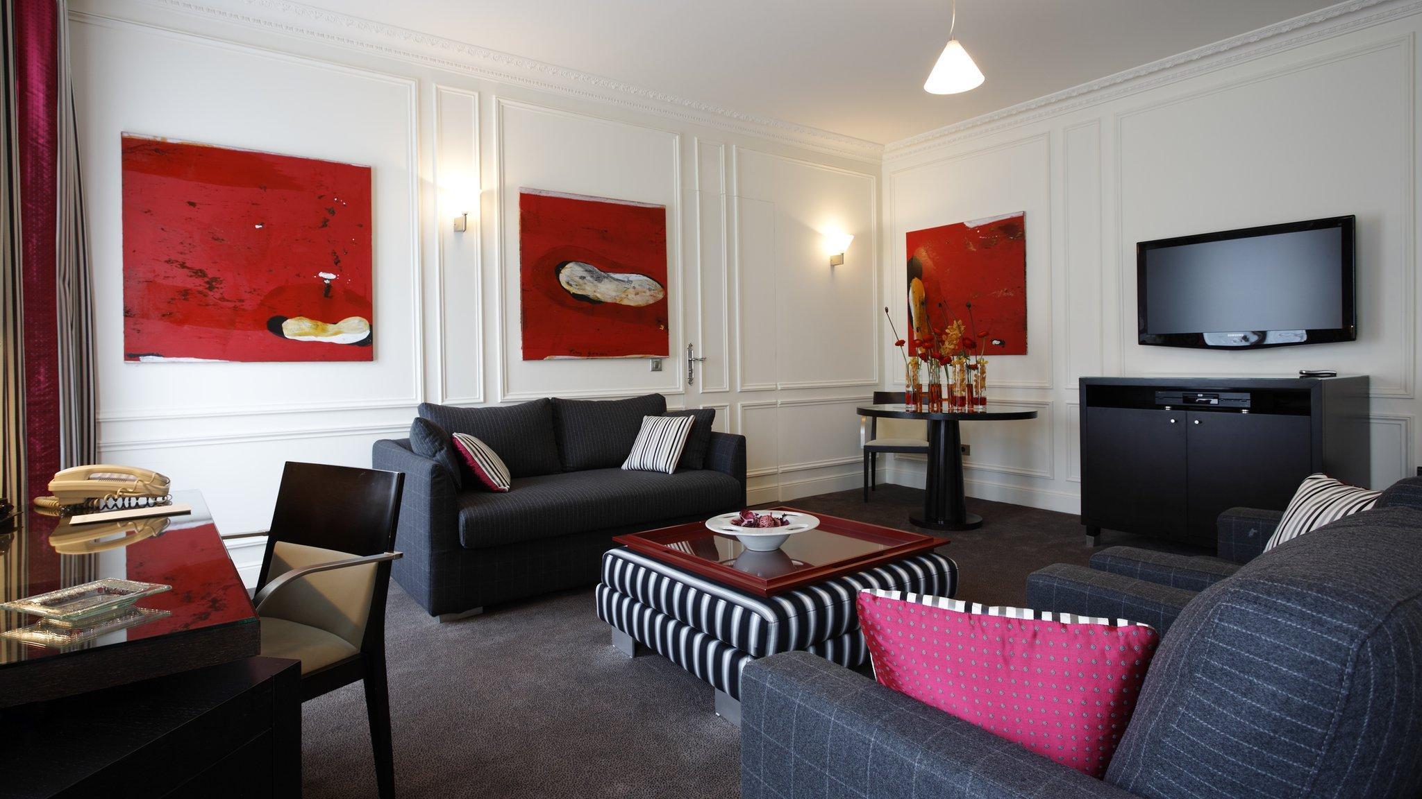 La Tremoille Hotel