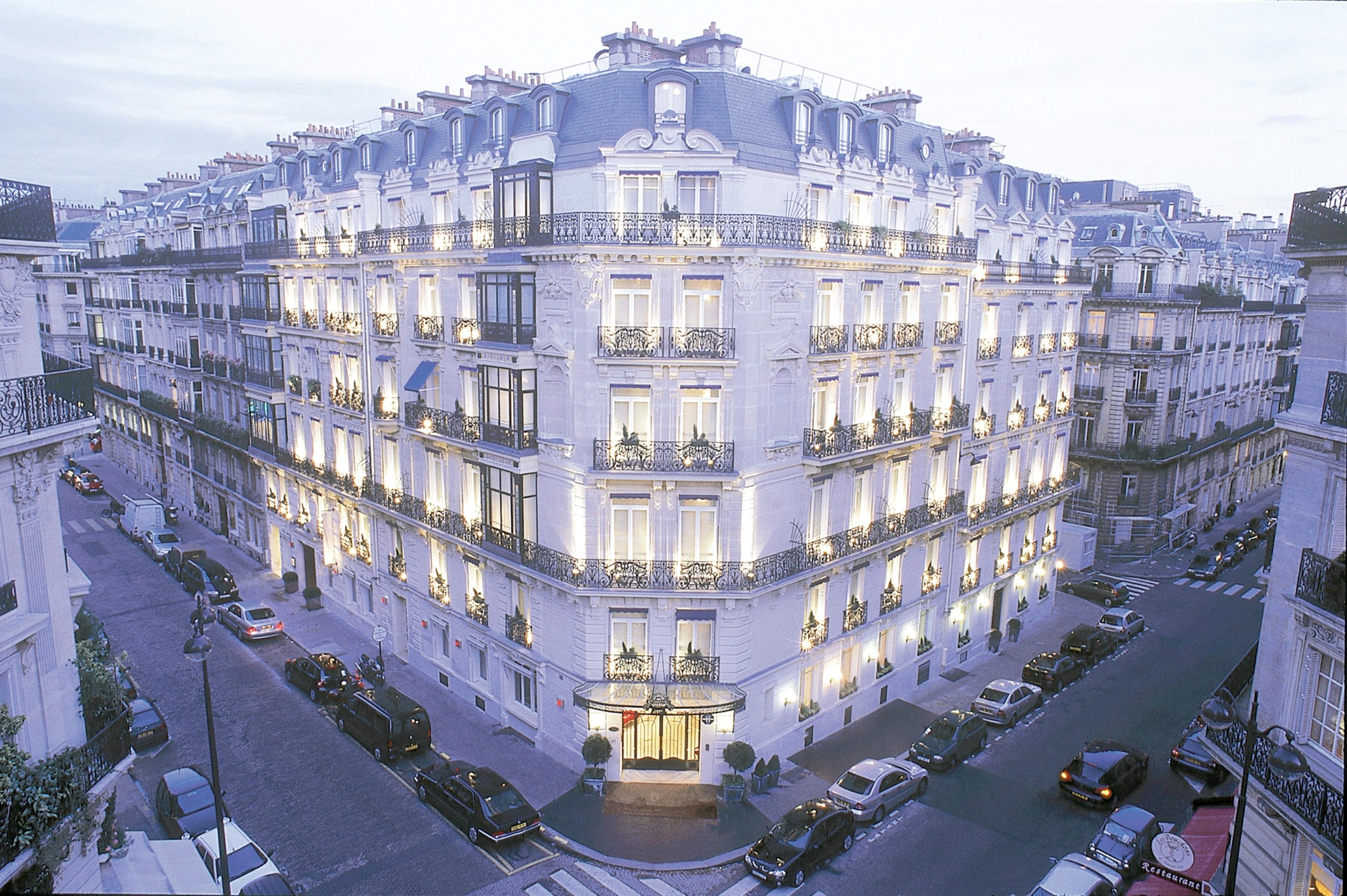 Hotel La Tremoille 3*