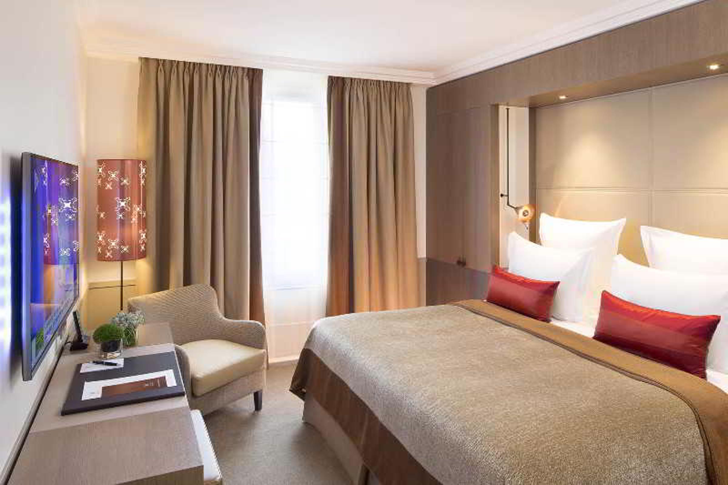 Saxe Eiffel 4* Paris