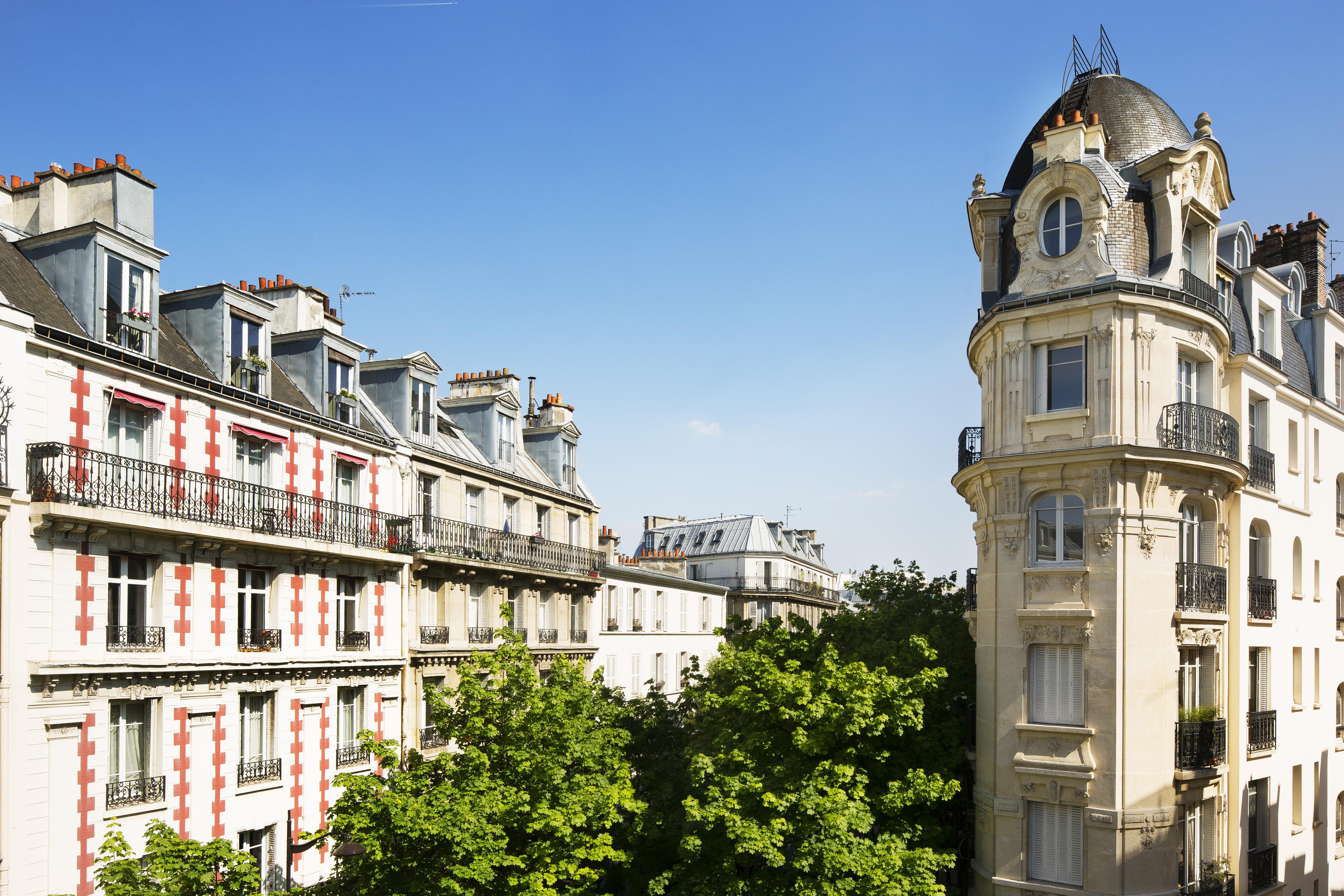 Hotel Du Mont Dore Batignolles 3*