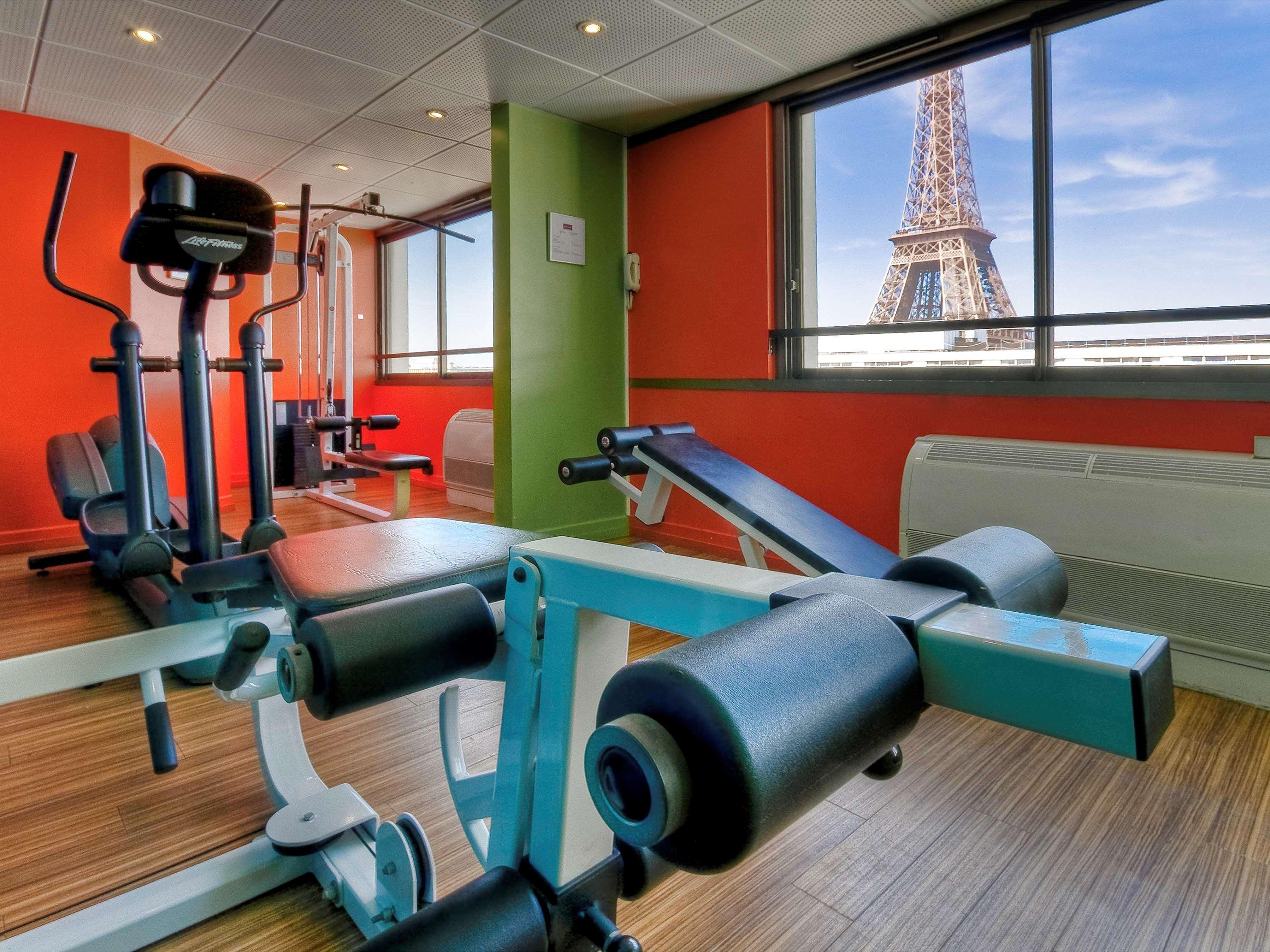 Mercure Centre Tour Eiffel Hotel 4*