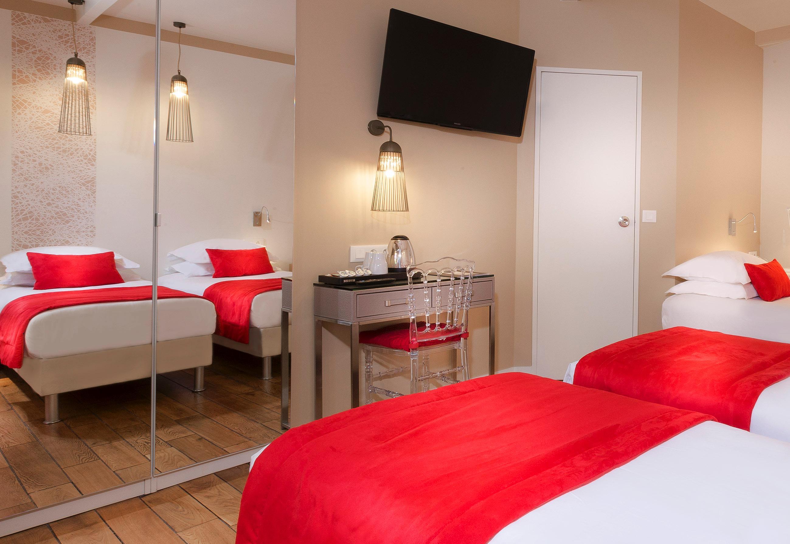 Eiffel Segur Hotel 3*