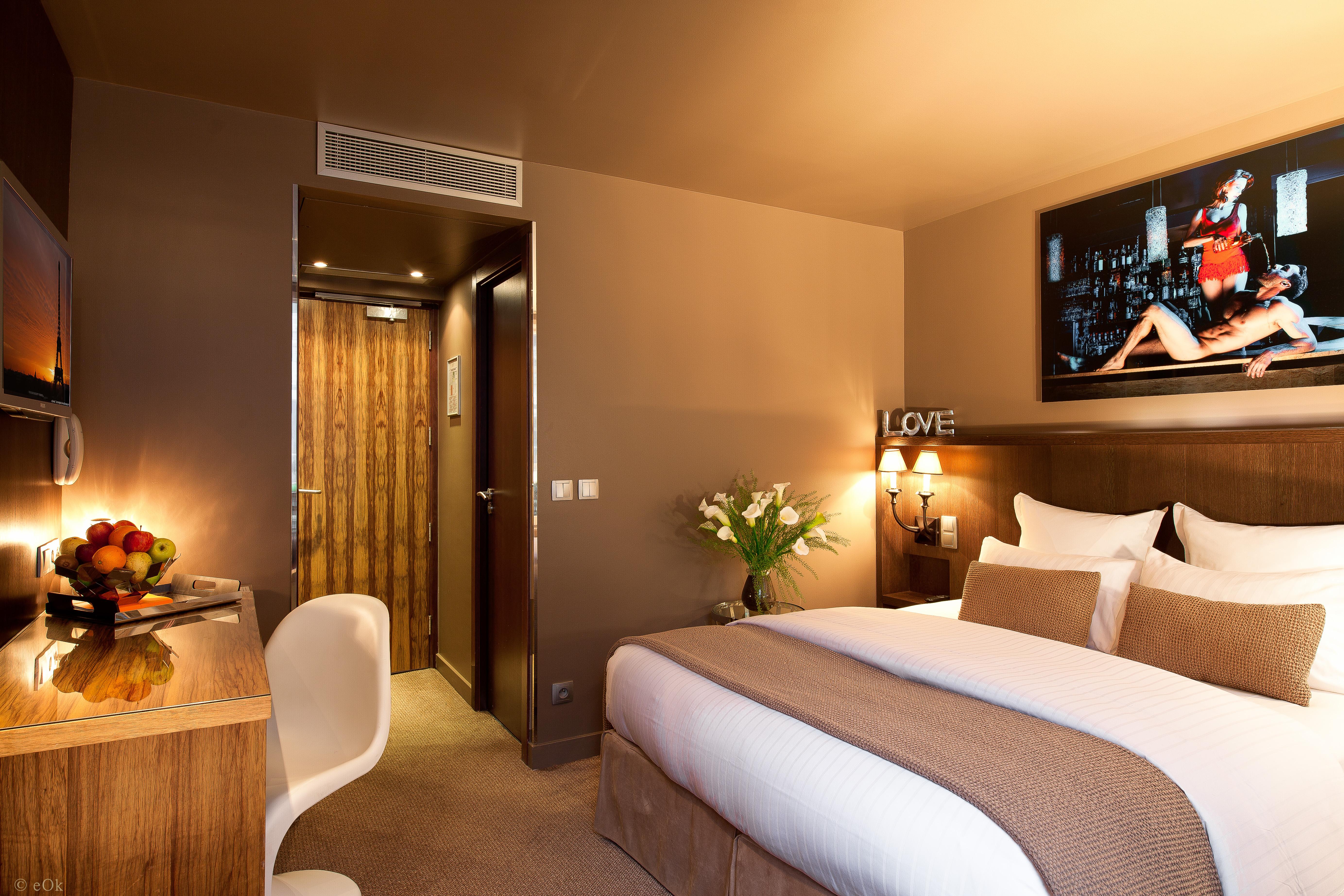 B Montmartre Hotel 4*