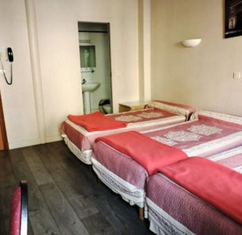 Hipotel Voltaire Bastille 3*