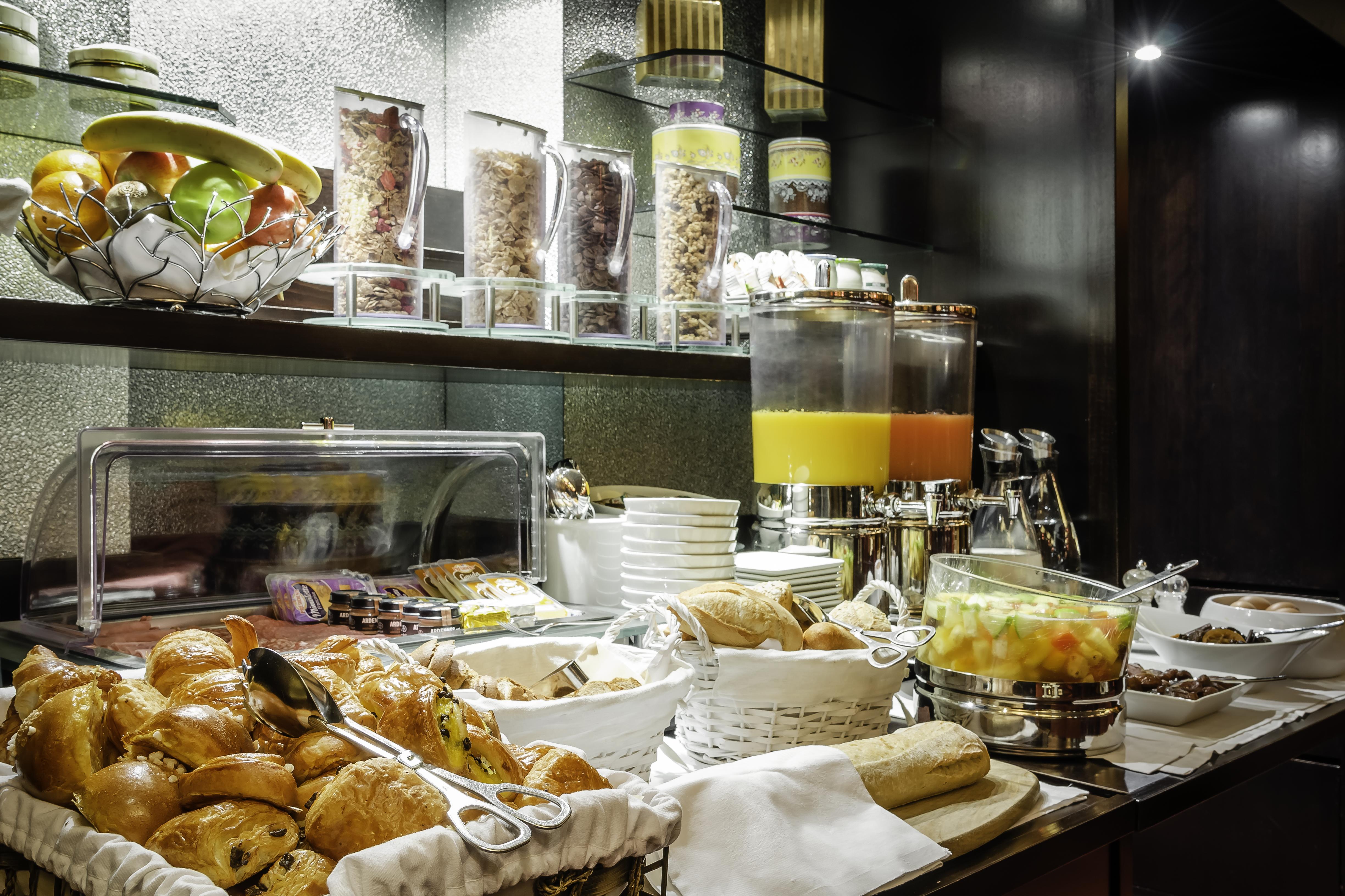 Courcelles Etoile Hotel 3*