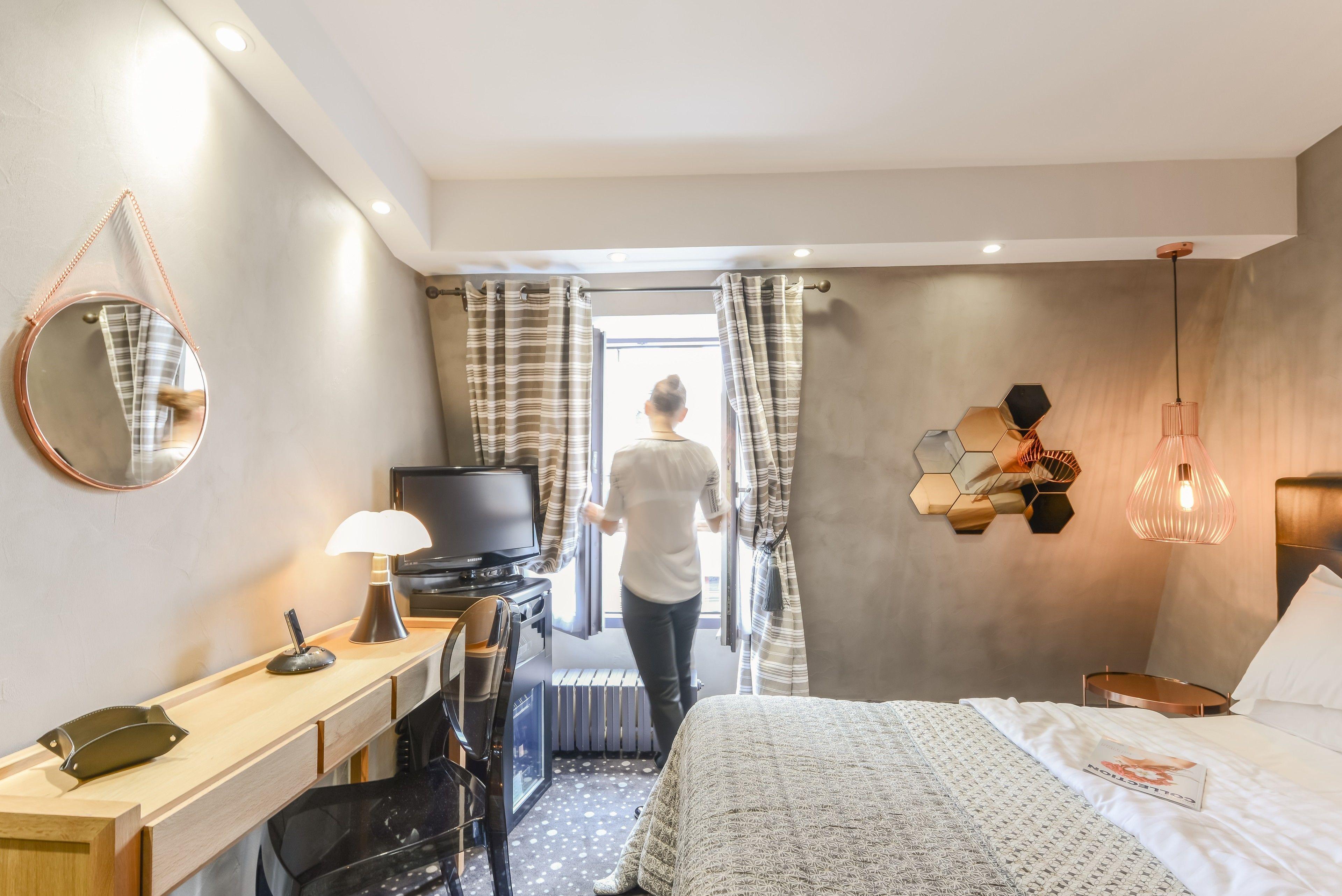 Ze 4* Paris