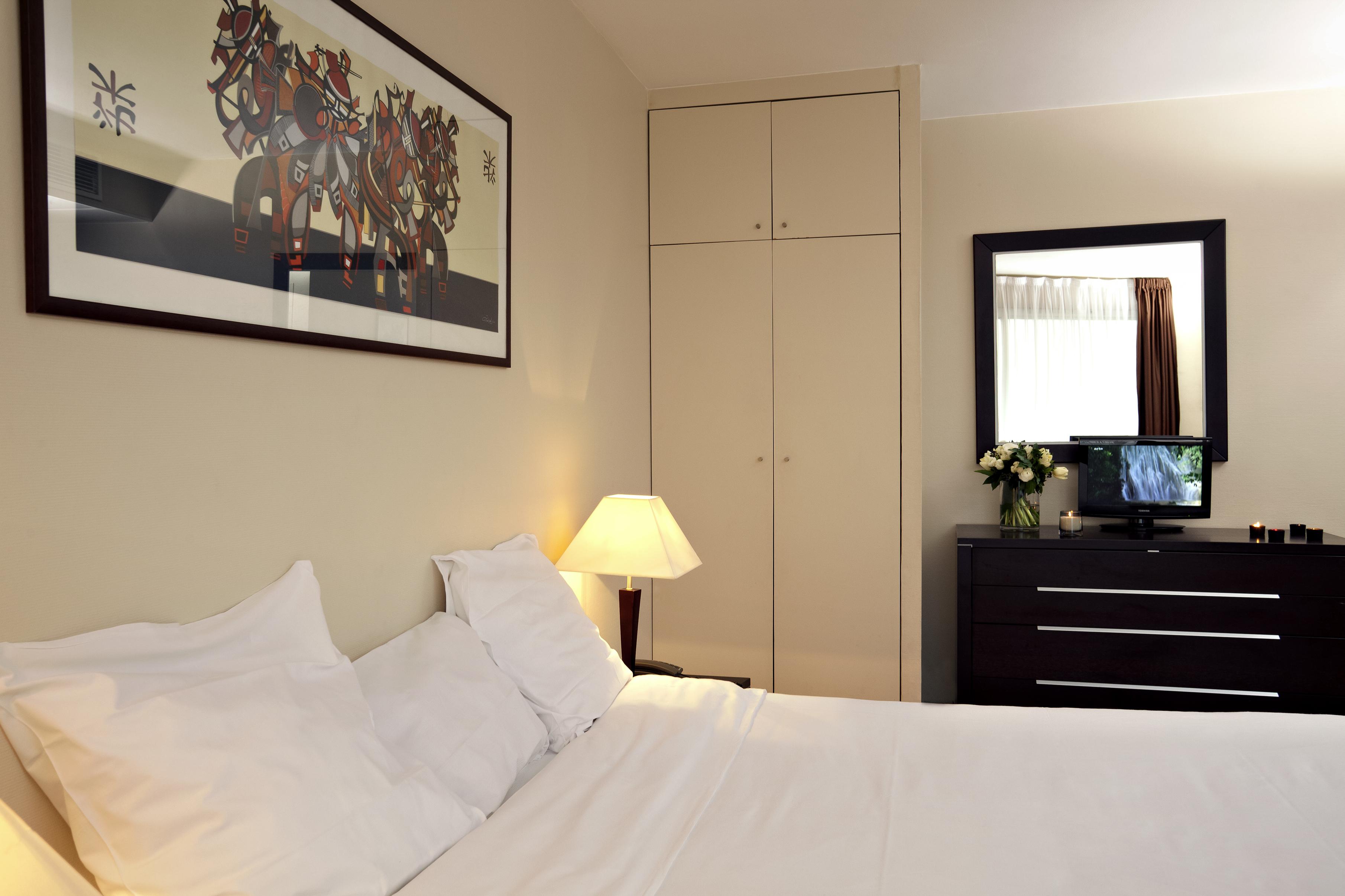 Adagio Access Tour Eiffel St Charles Aparthotel