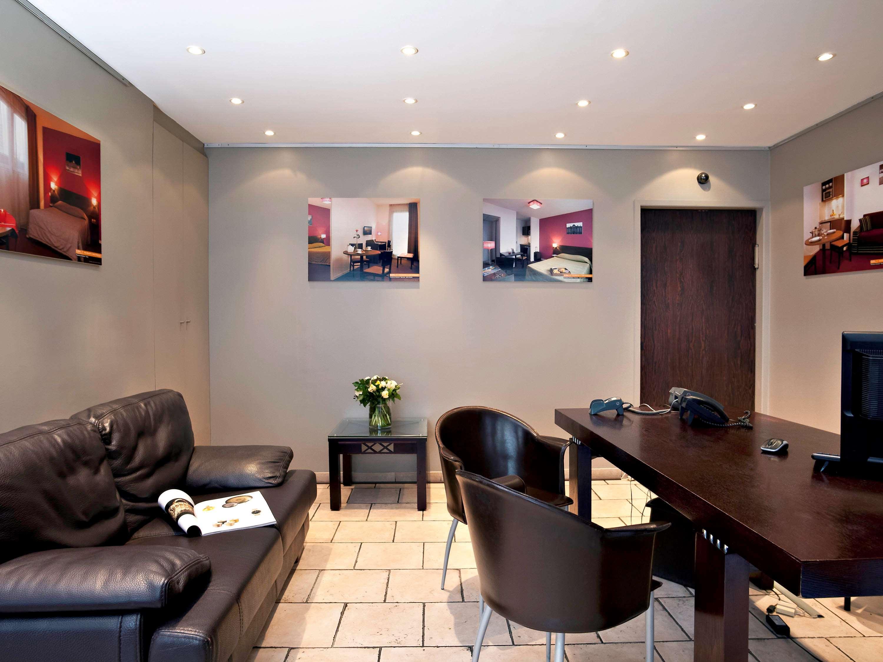 Adagio Access Tour Eiffel St Charles Aparthotel 3*