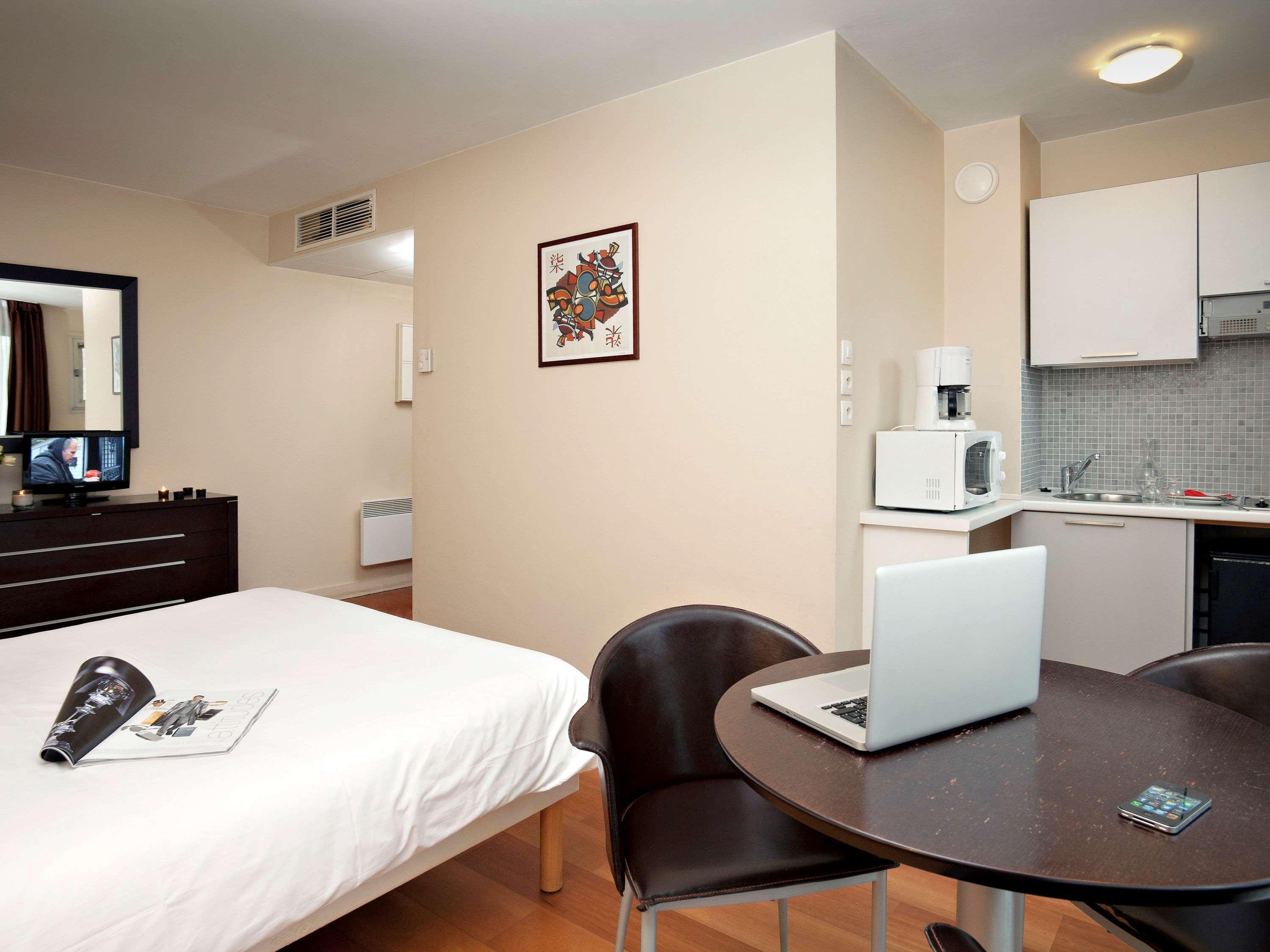 Adagio Access Tour Eiffel St Charles Aparthotel