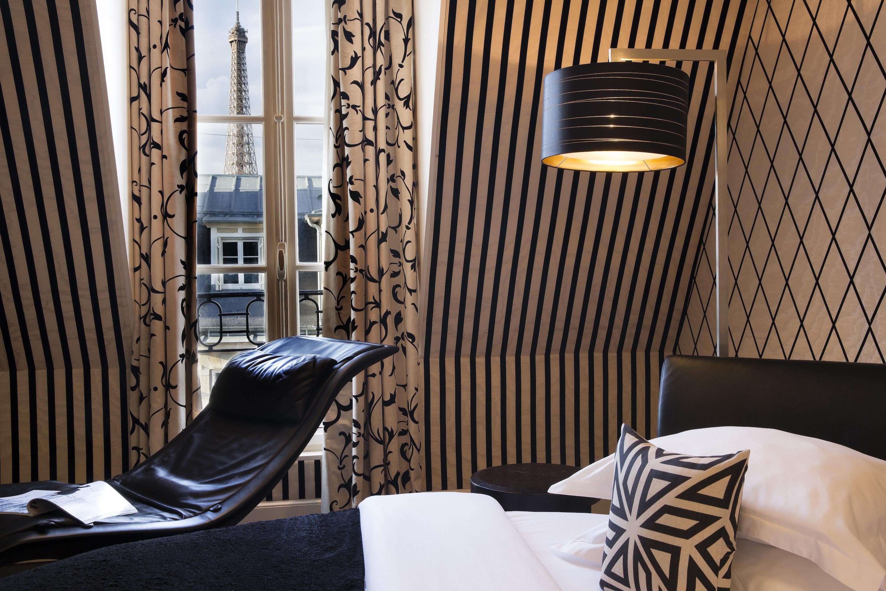 Ares Eiffel Paris