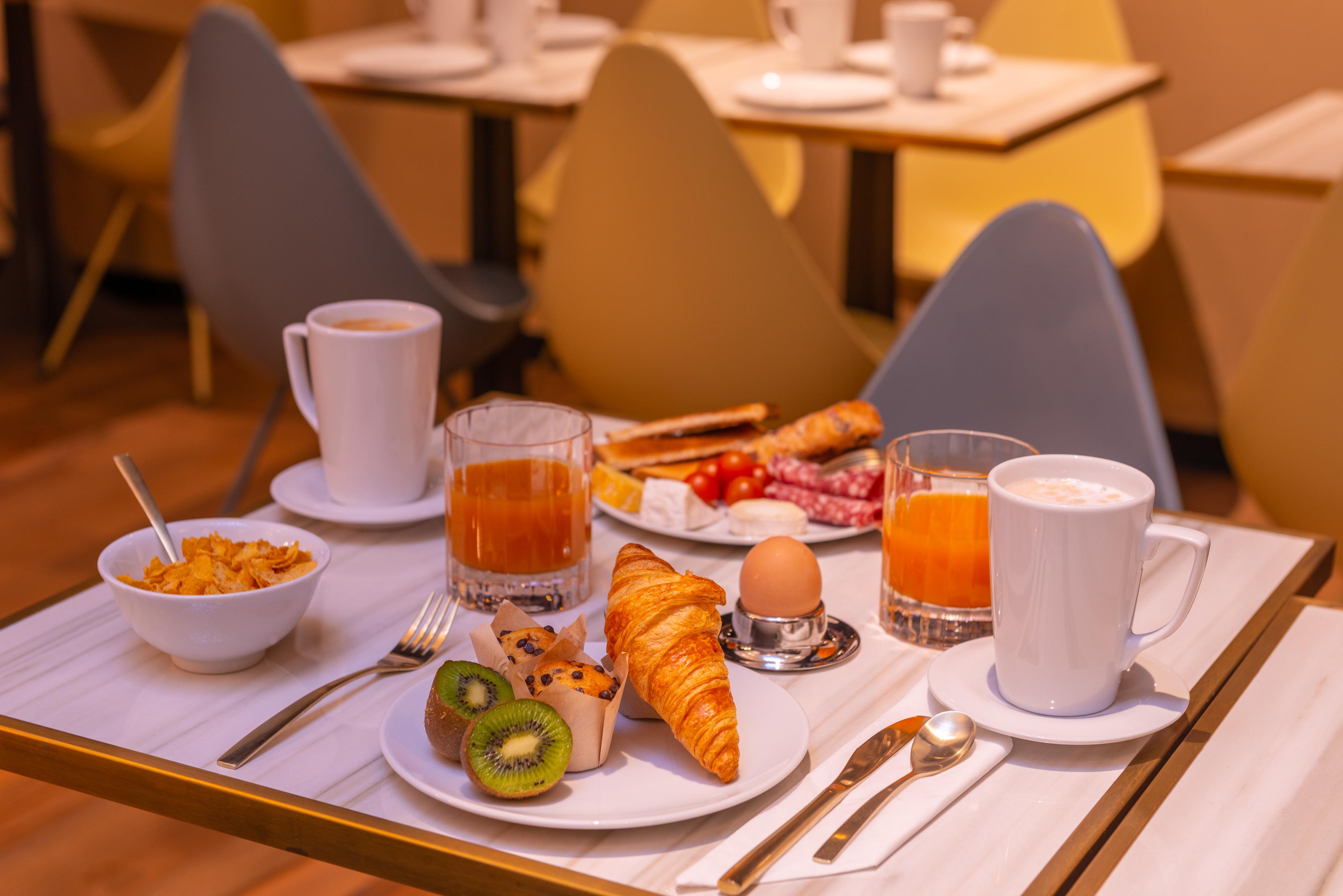 Golden Tulip Opéra De Noailles Hotel 4*