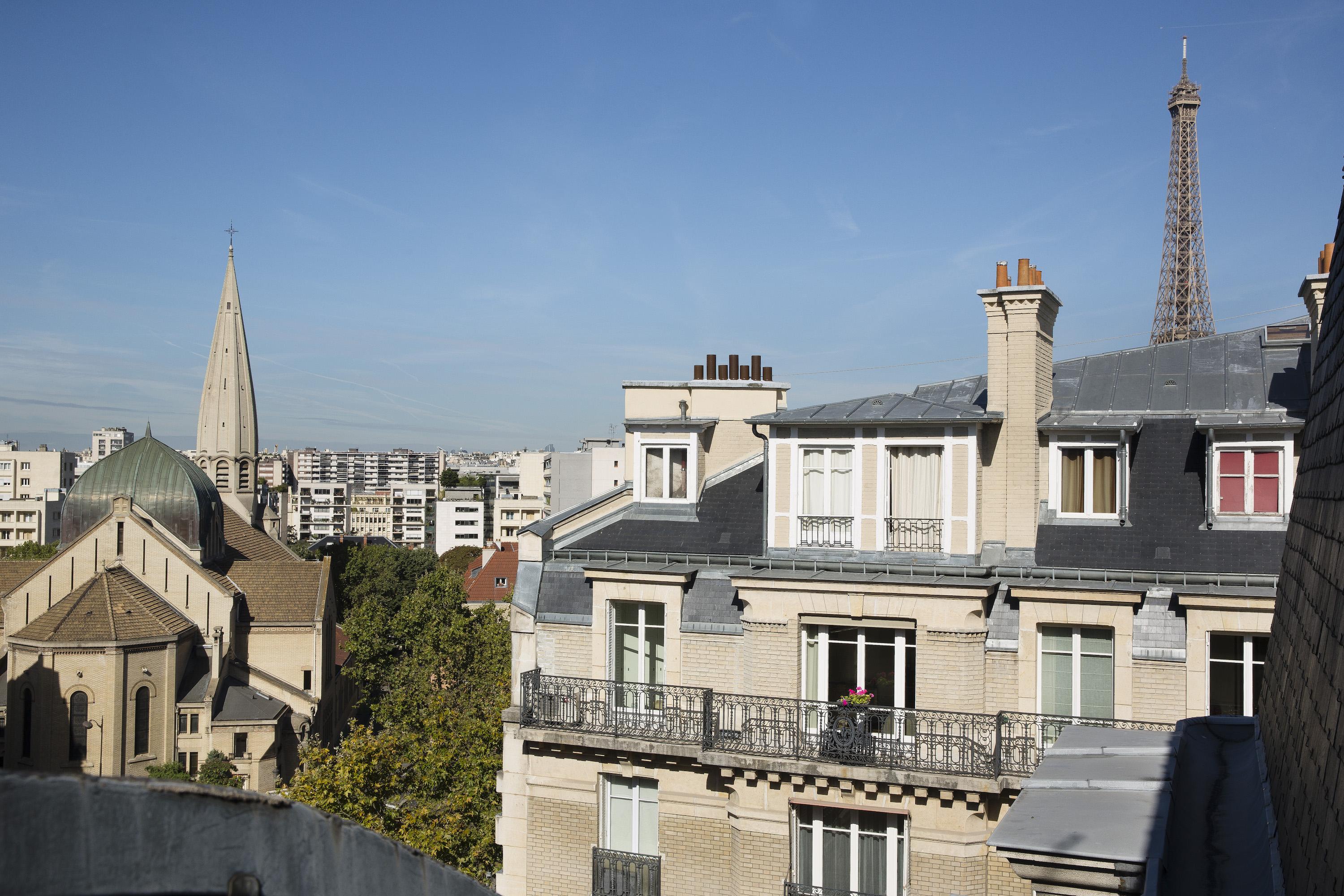Ares Eiffel