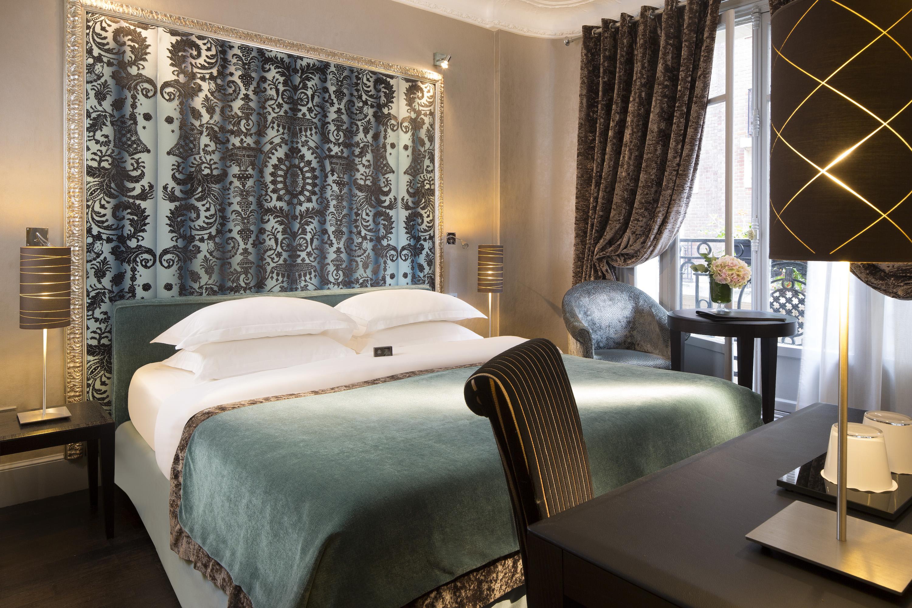 Ares Eiffel Hotel