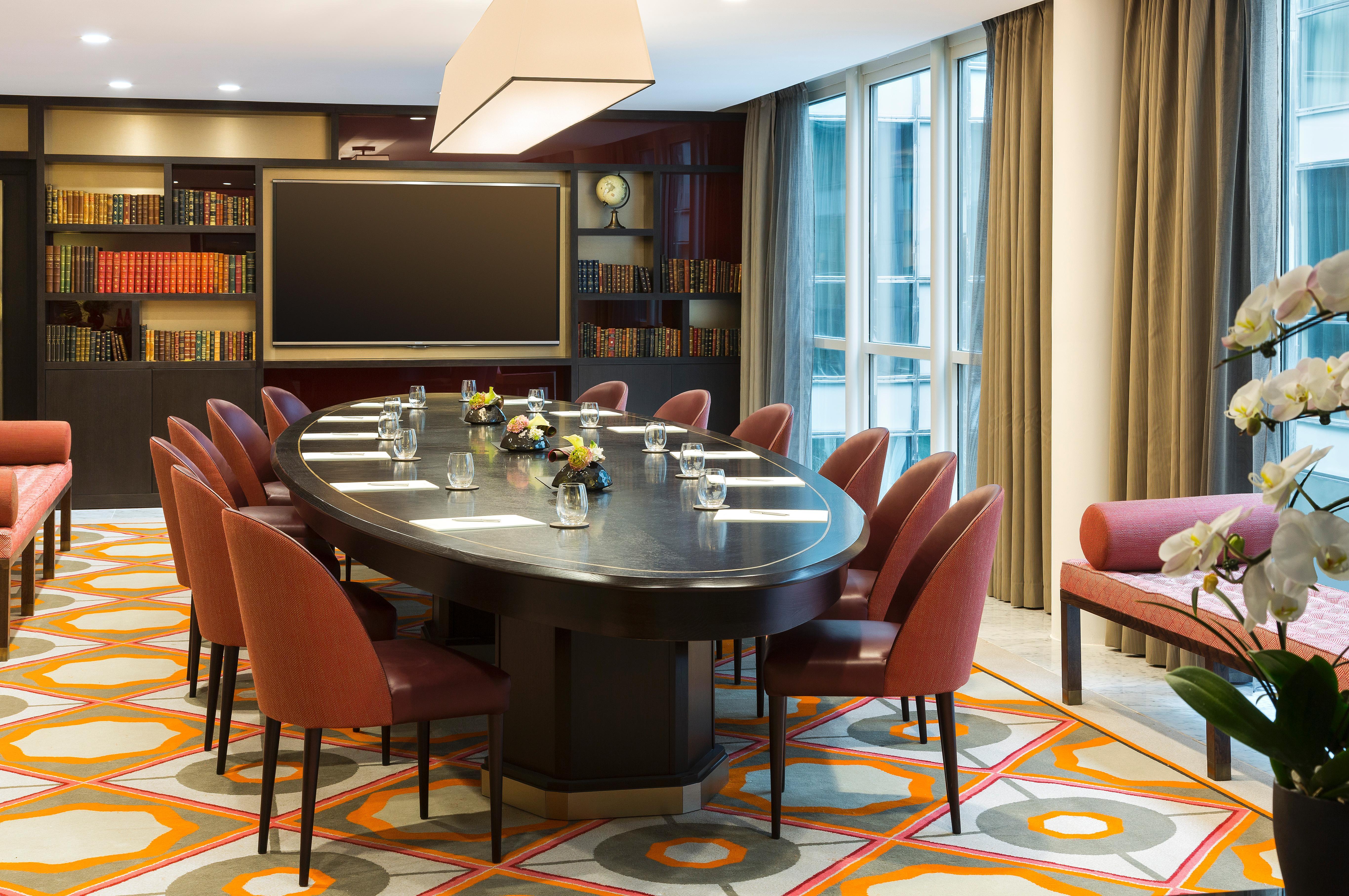 La Clef Tour Eiffel By The Crest Collection Hotel