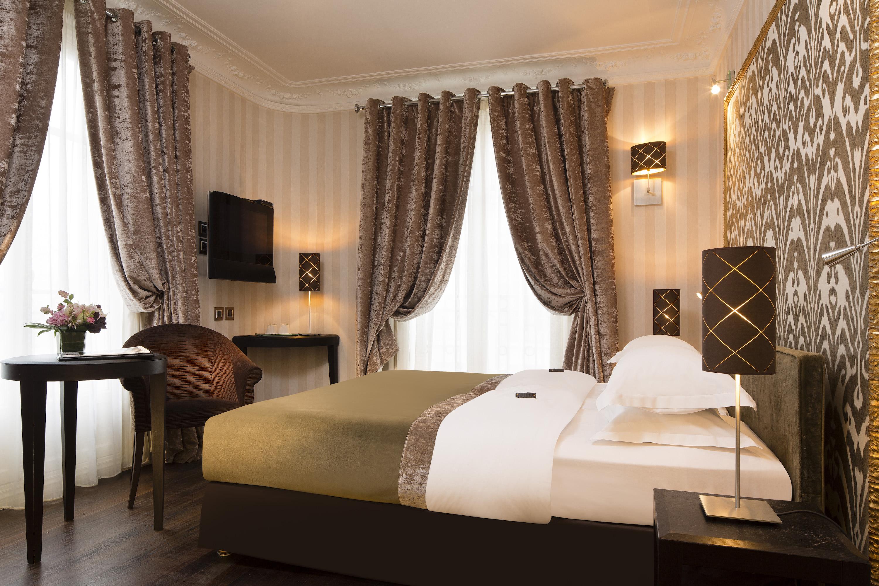 Hotel Ares Eiffel 4*