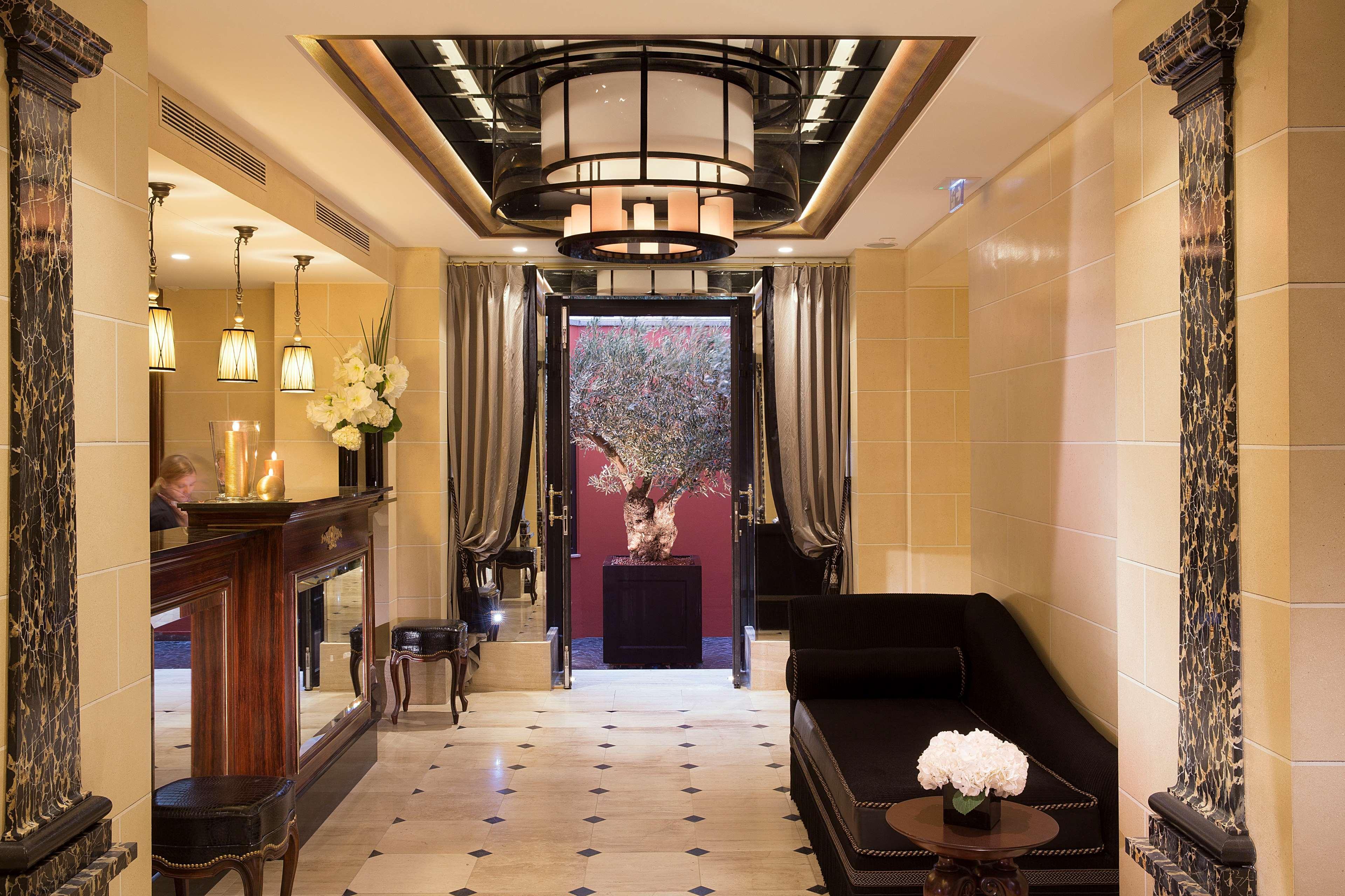 Hotel Le Belmont Paris