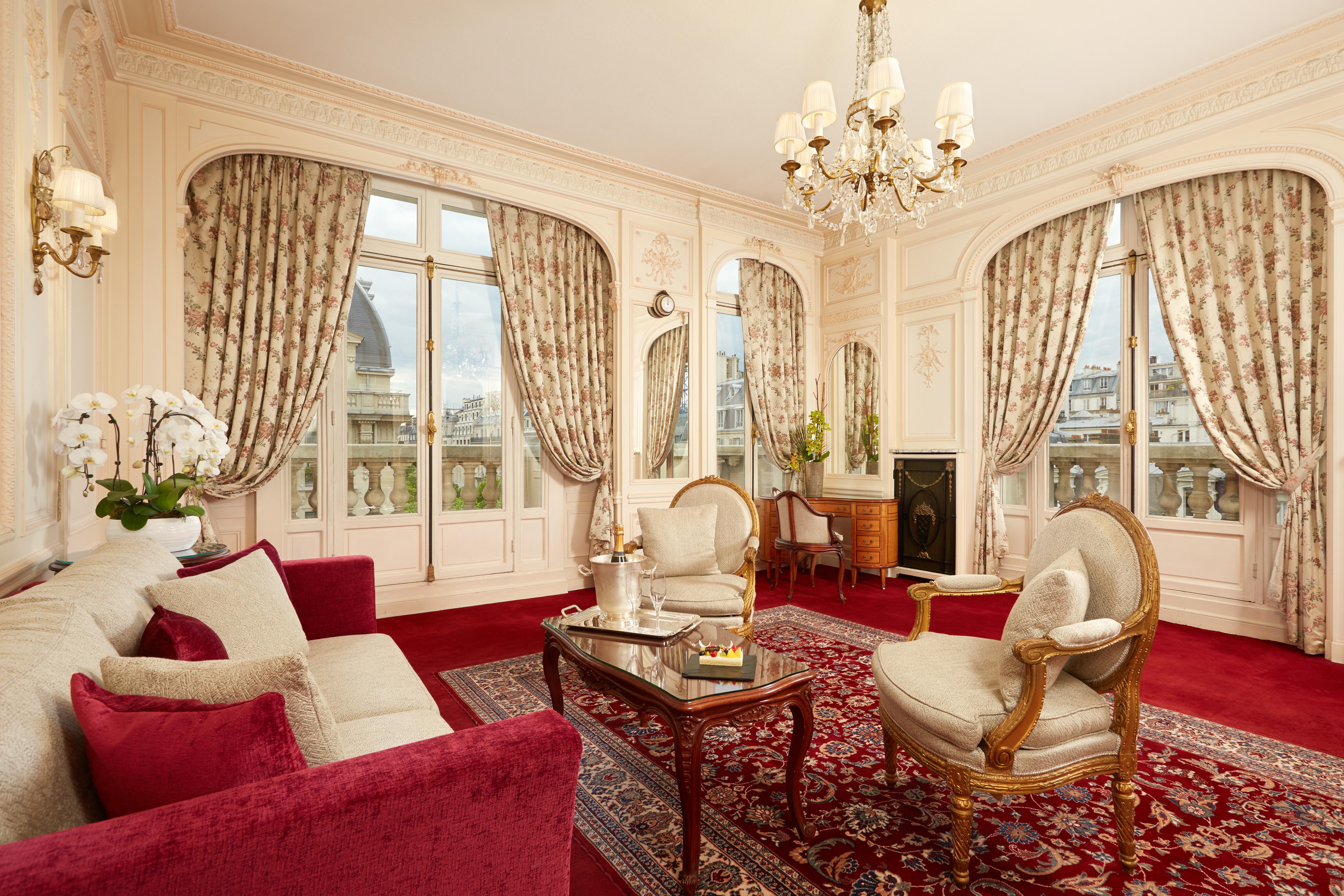 Raphael 5* Paris