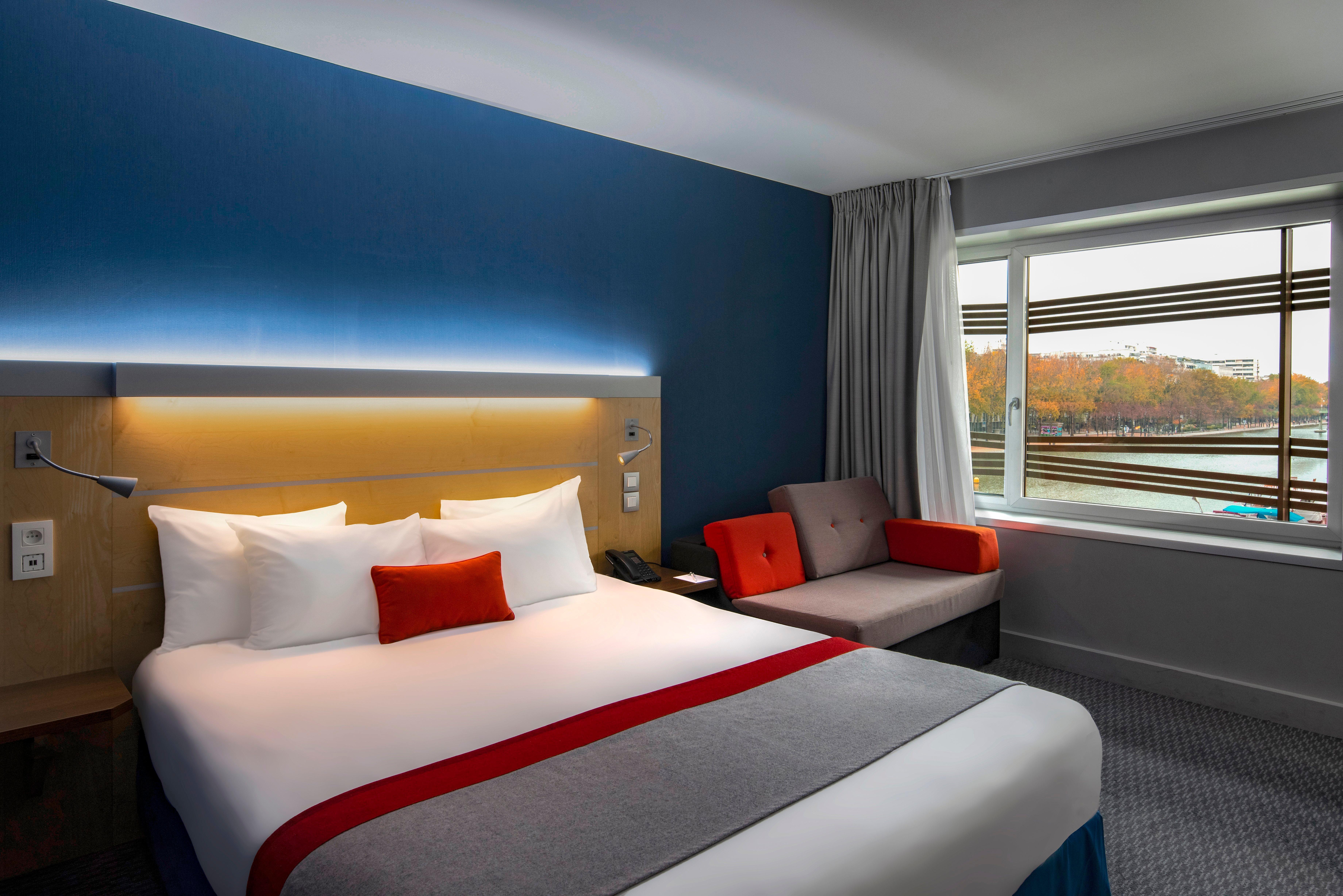 Hotel Express Paris-canal De La By Ihg 3*