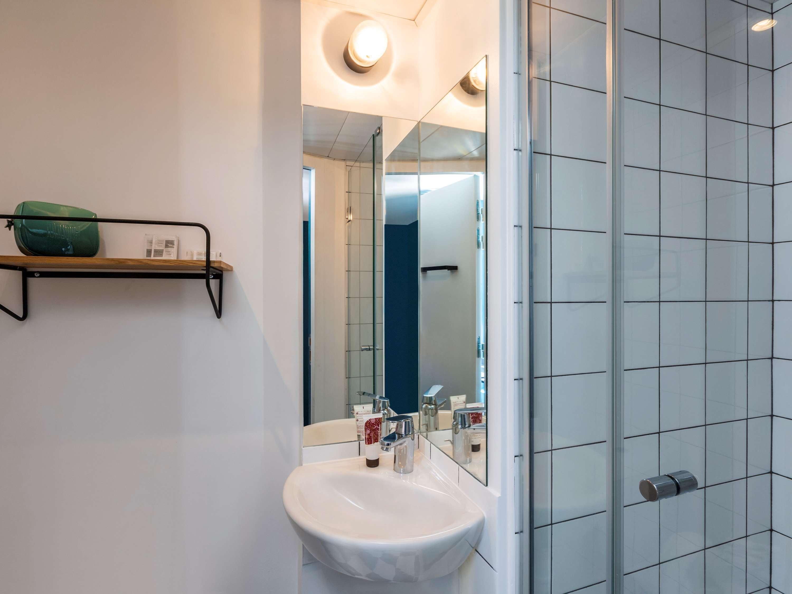 Ibis Styles Gare De L'est Magenta