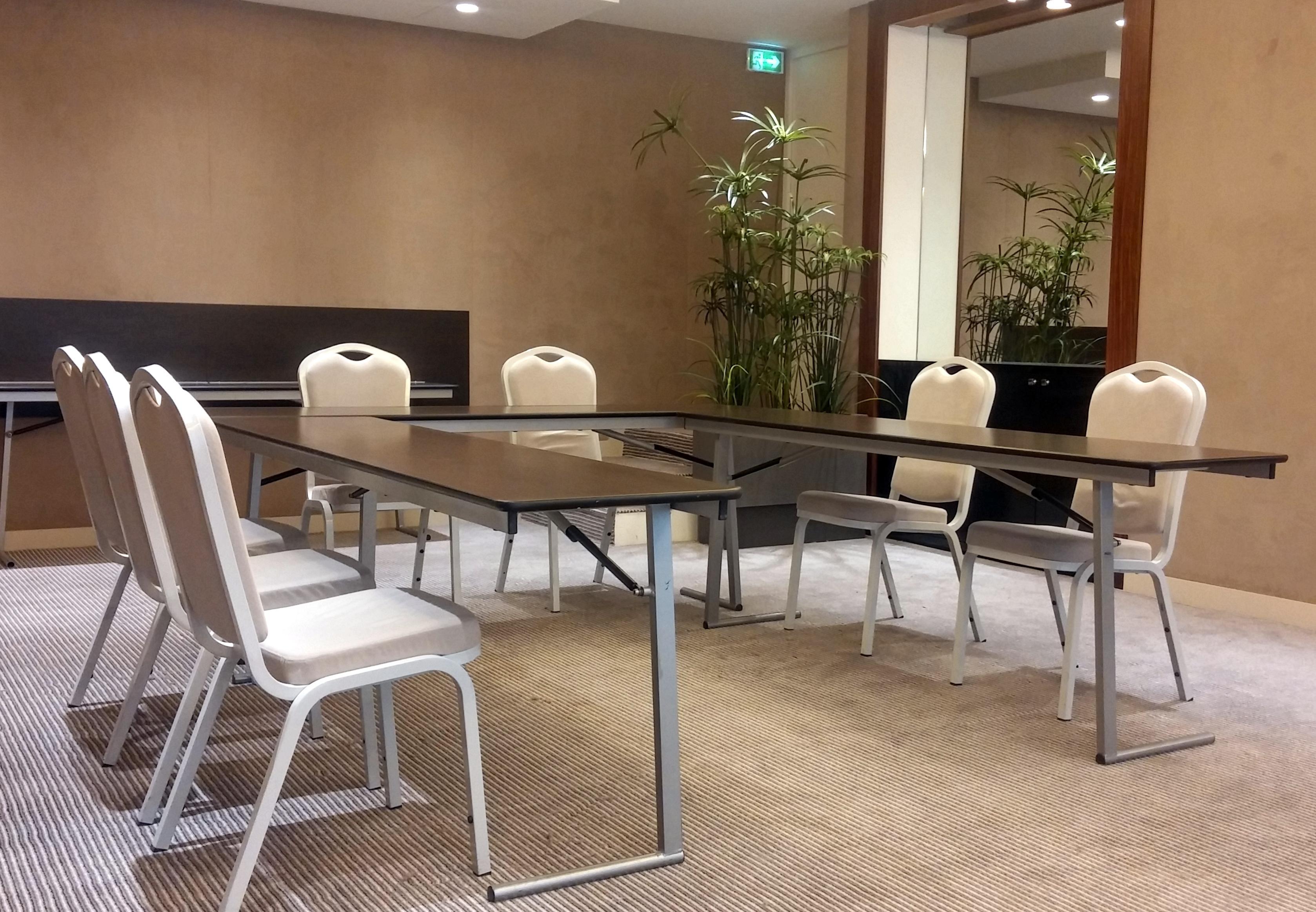Le M Hotel 4*