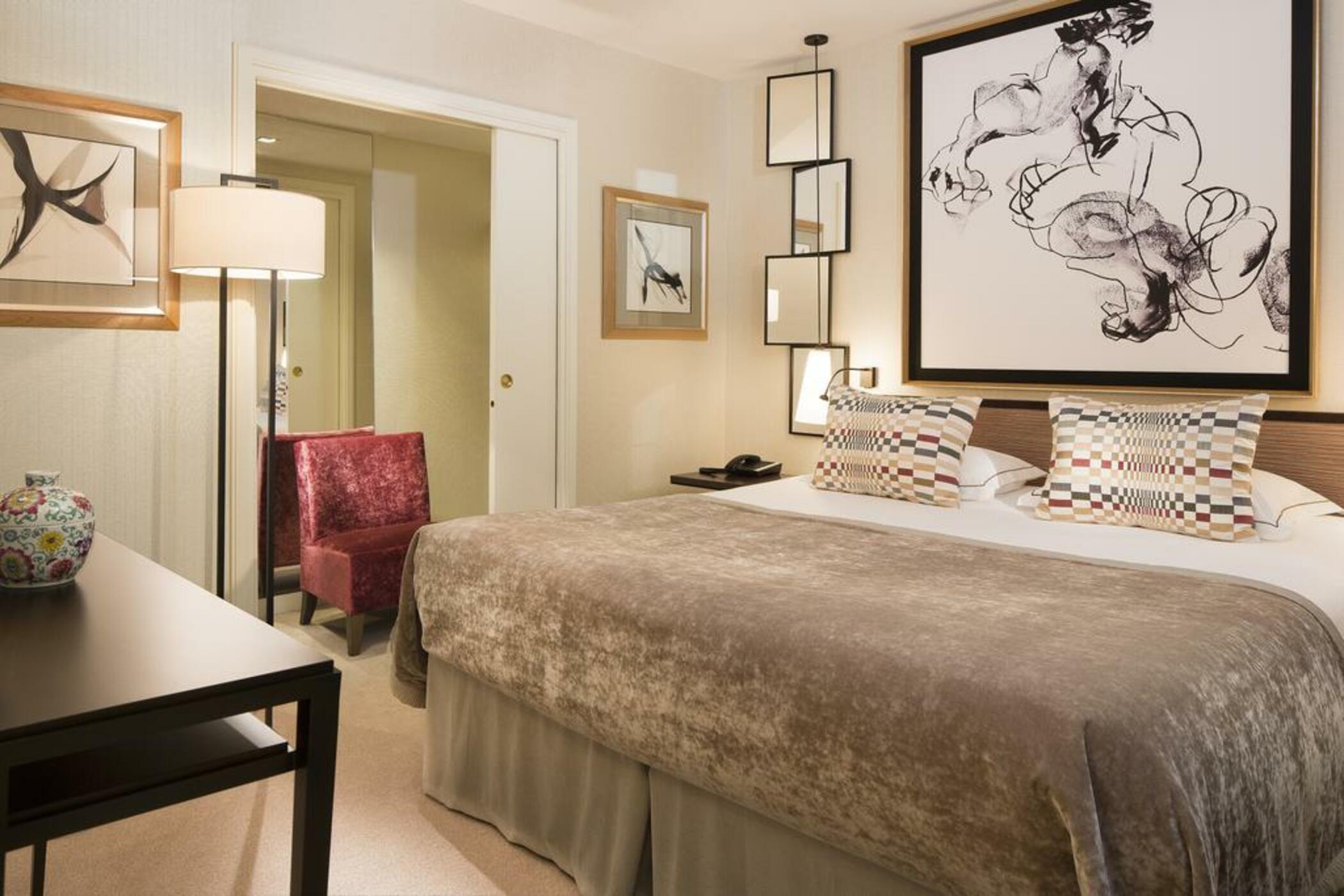 Balmoral Champs Elysées Hotel