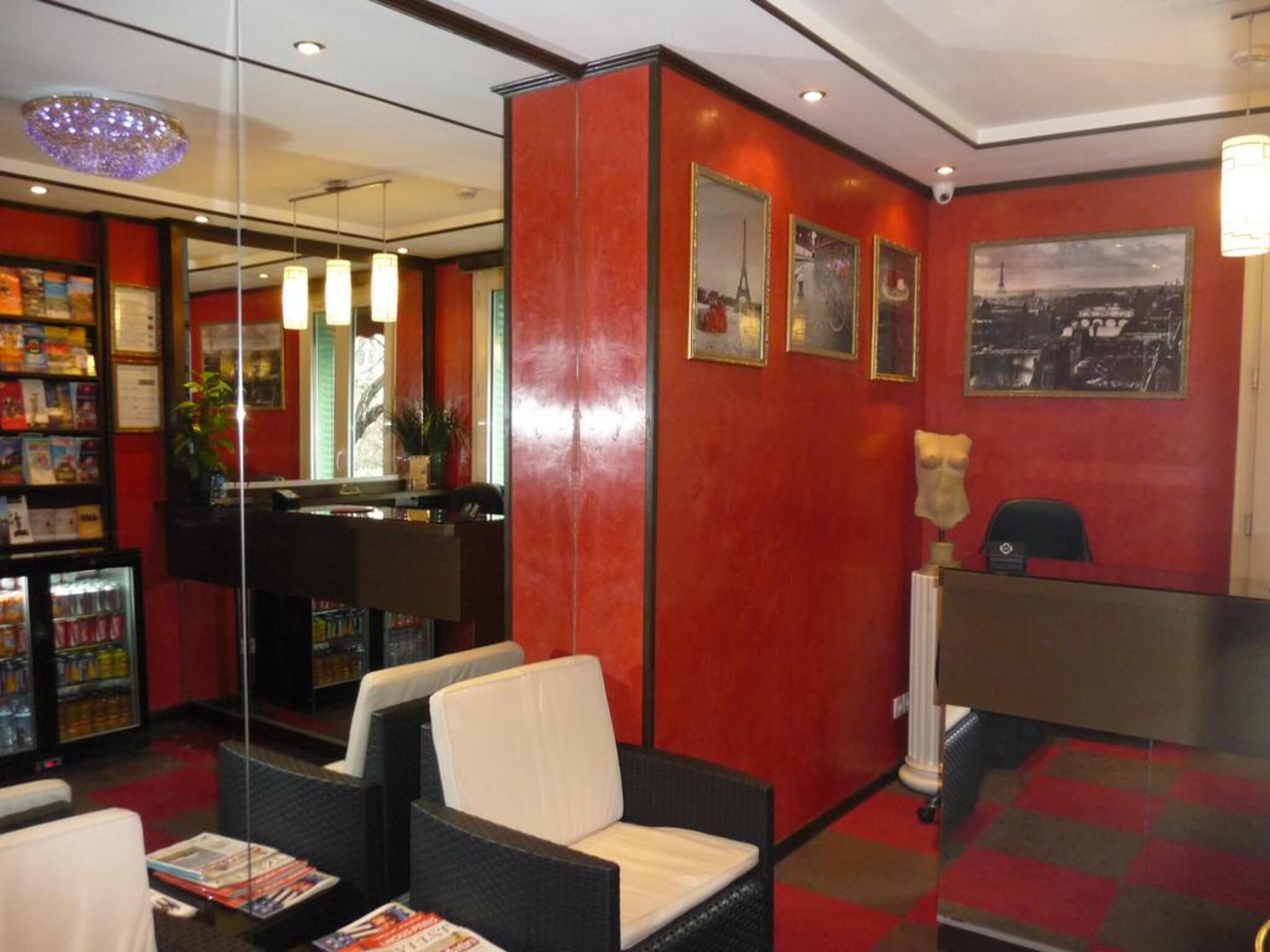 Des Buttes Chaumont Hotel 2*