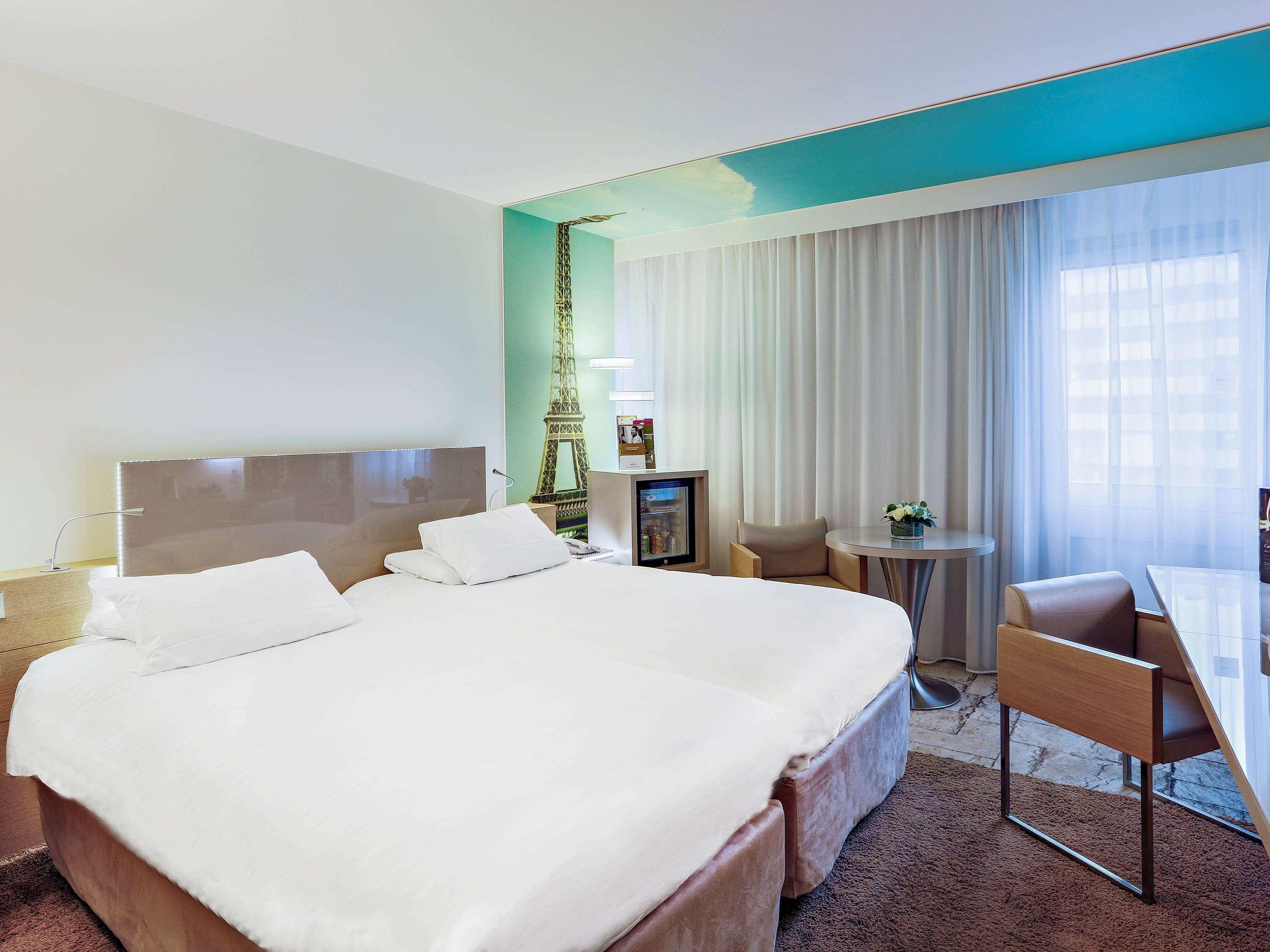 Hotel Mercure Vaugirard Porte De Versailles 4*