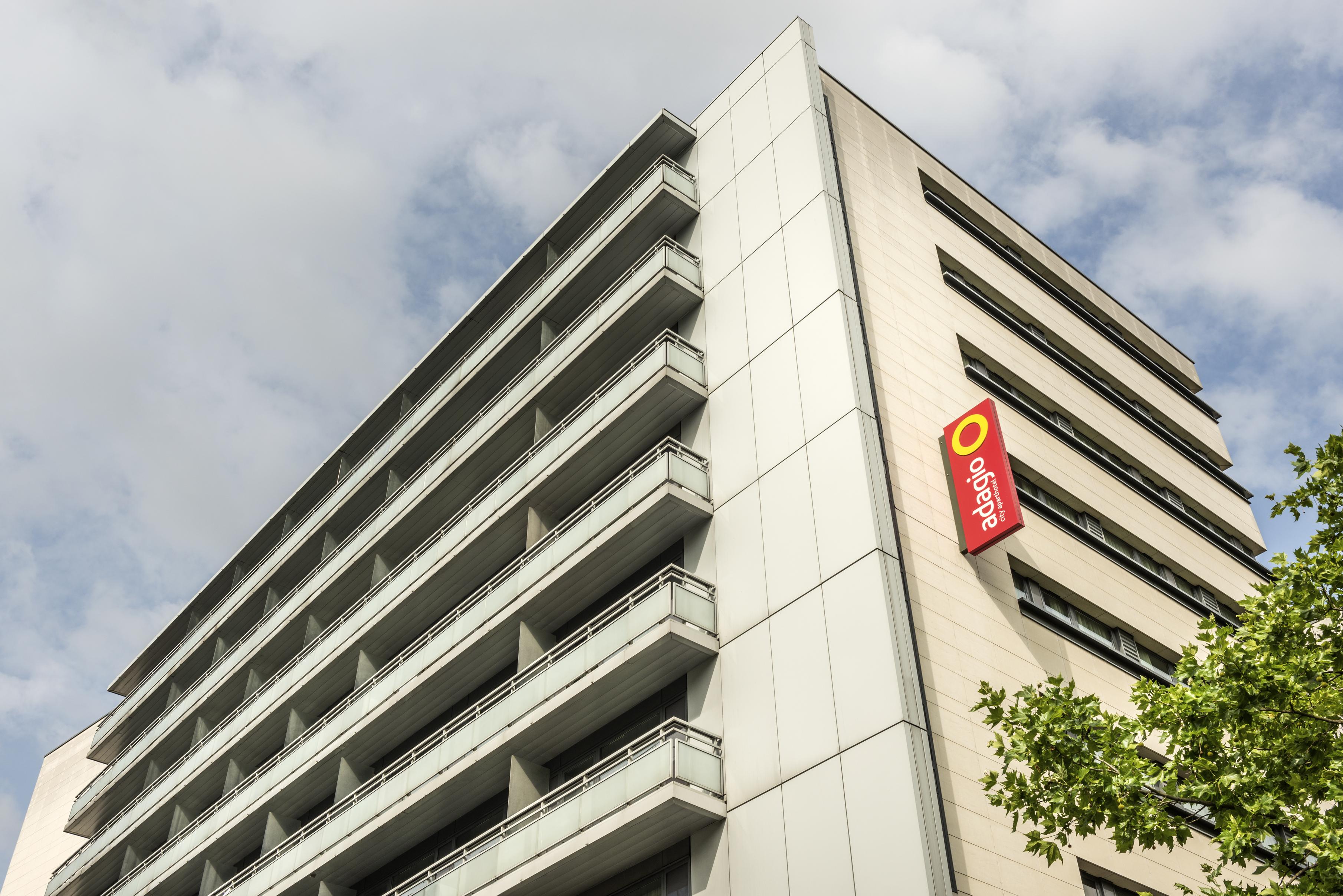 Adagio Bercy Village 4*