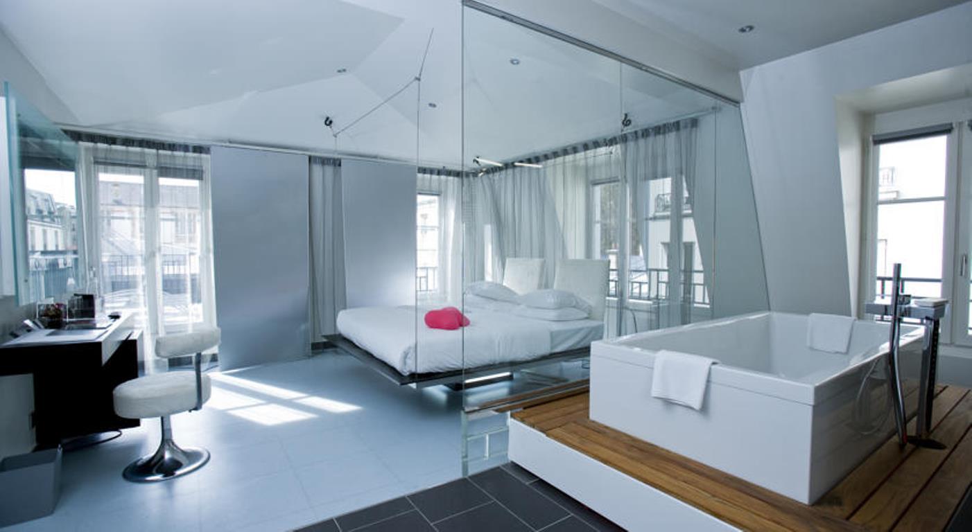 Kube Hotel