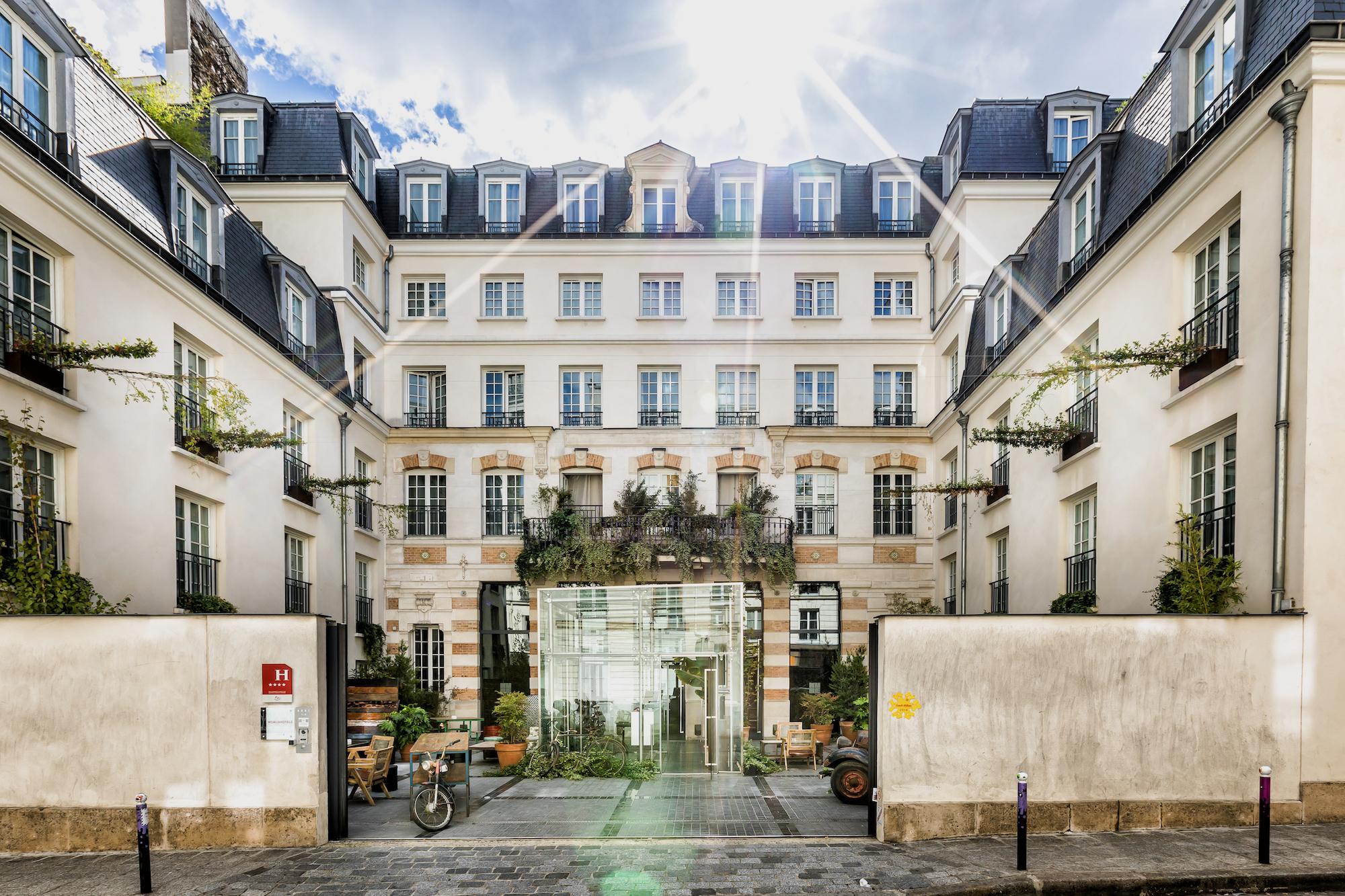 Kube Hotel