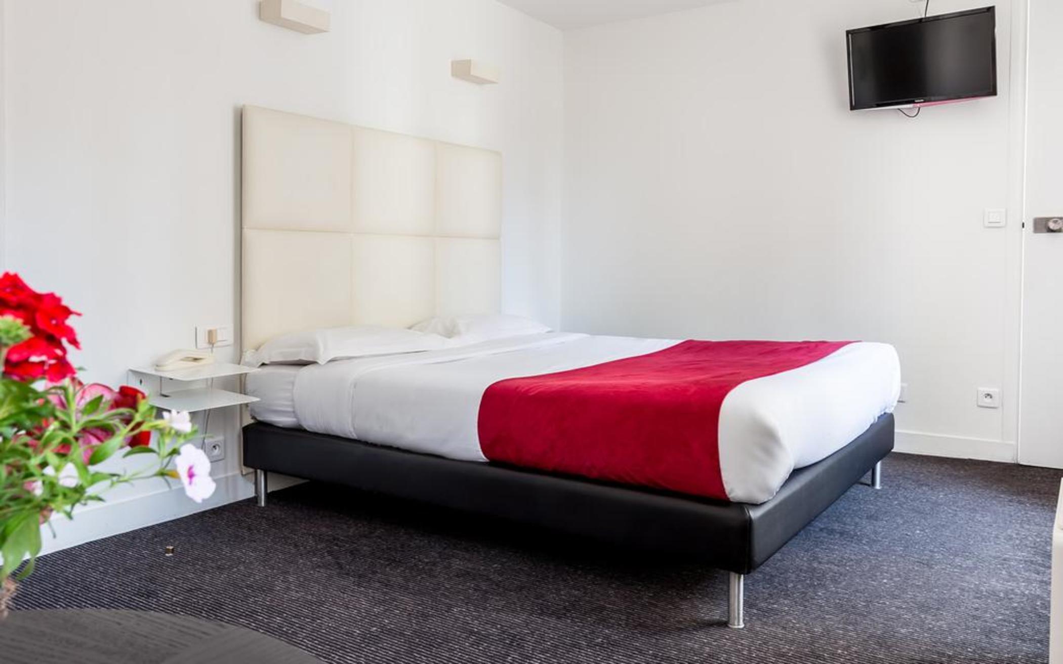 The Originals City, Lecourbe, Tour Eiffel Hotel Paris