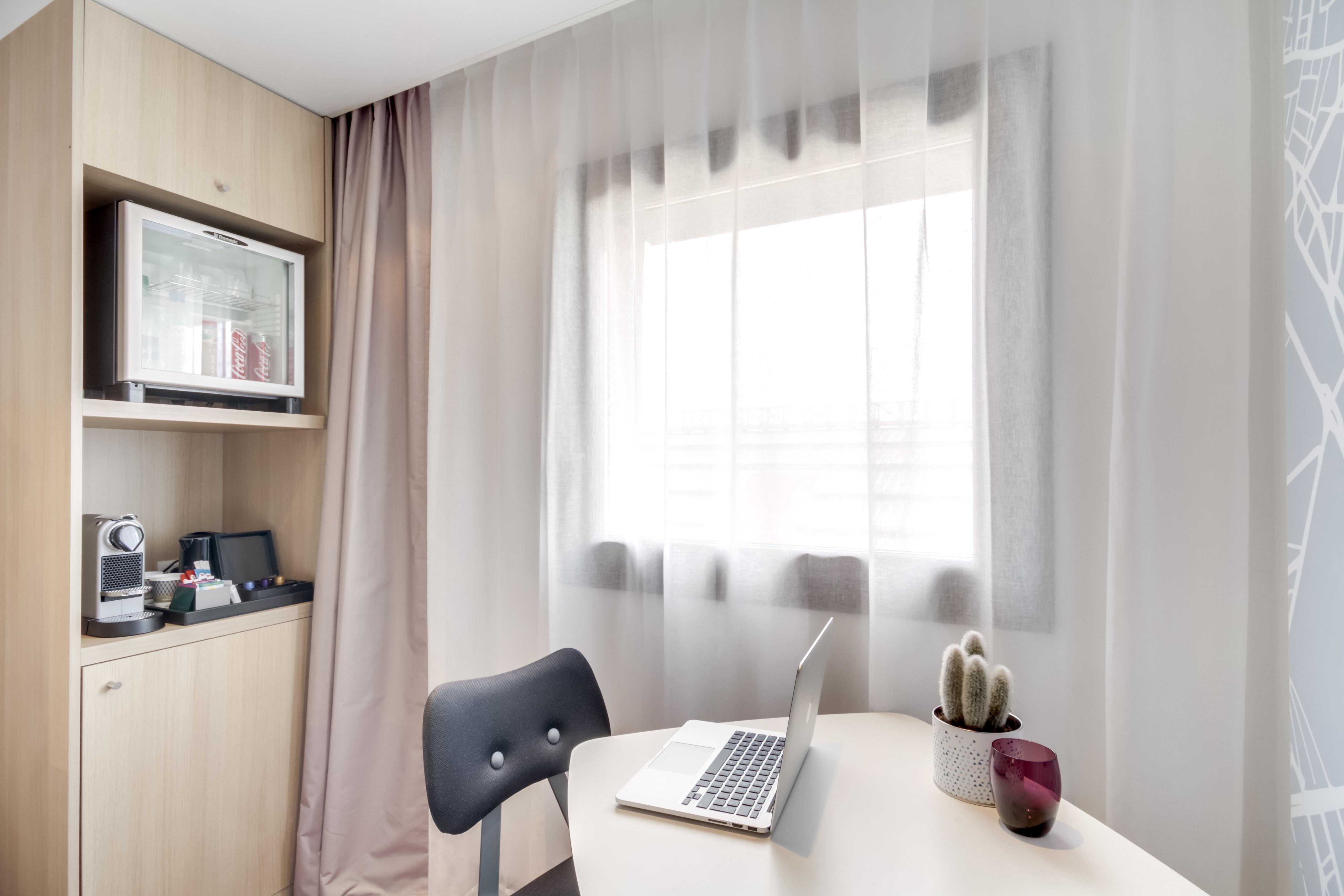 Hotel Mercure Gare De Lyon Tgv 4*