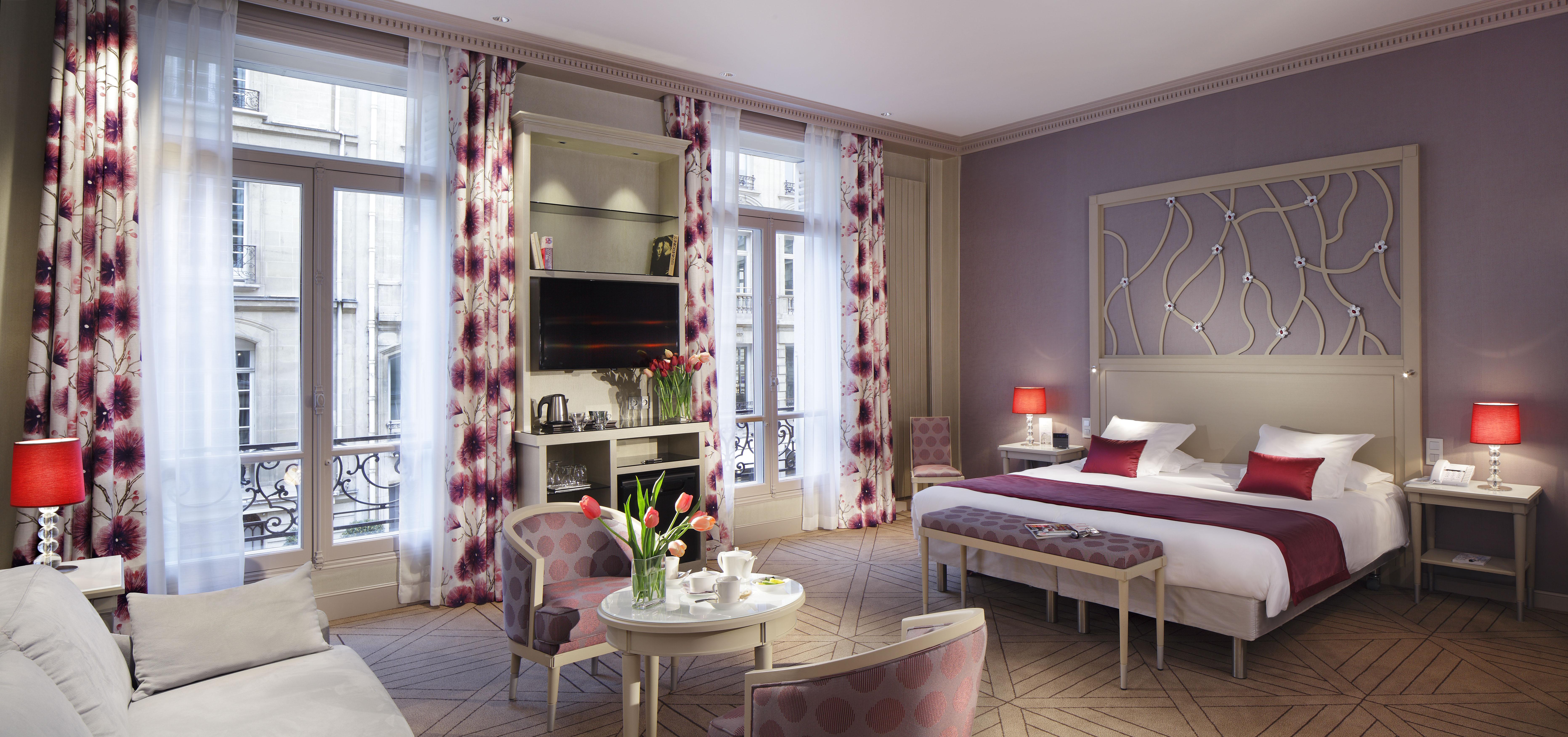 Château Frontenac Hotel Paris