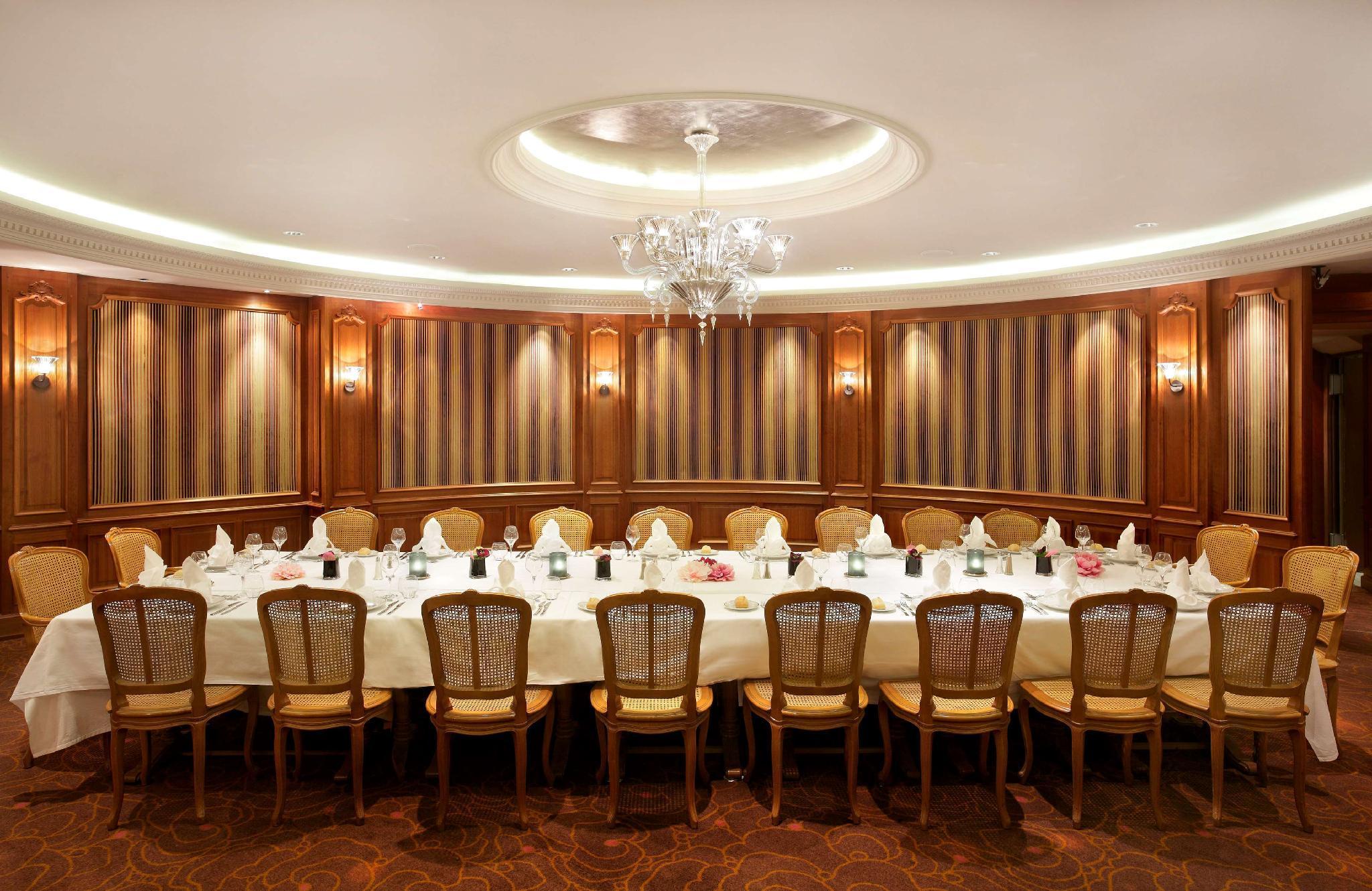Château Frontenac 4* Paris
