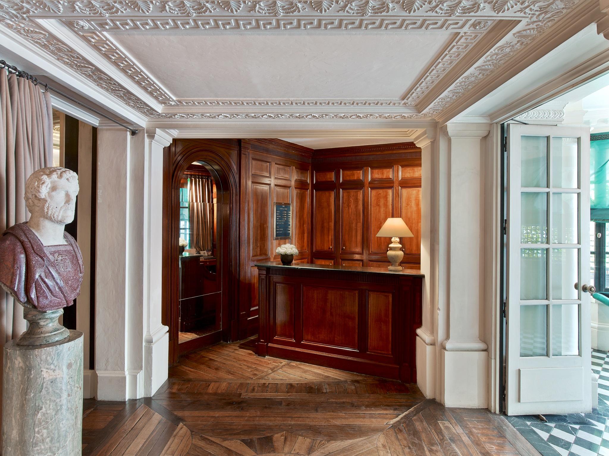 Le Dokhan's Arc De Triomphe, A Tribute Portfolio 5*