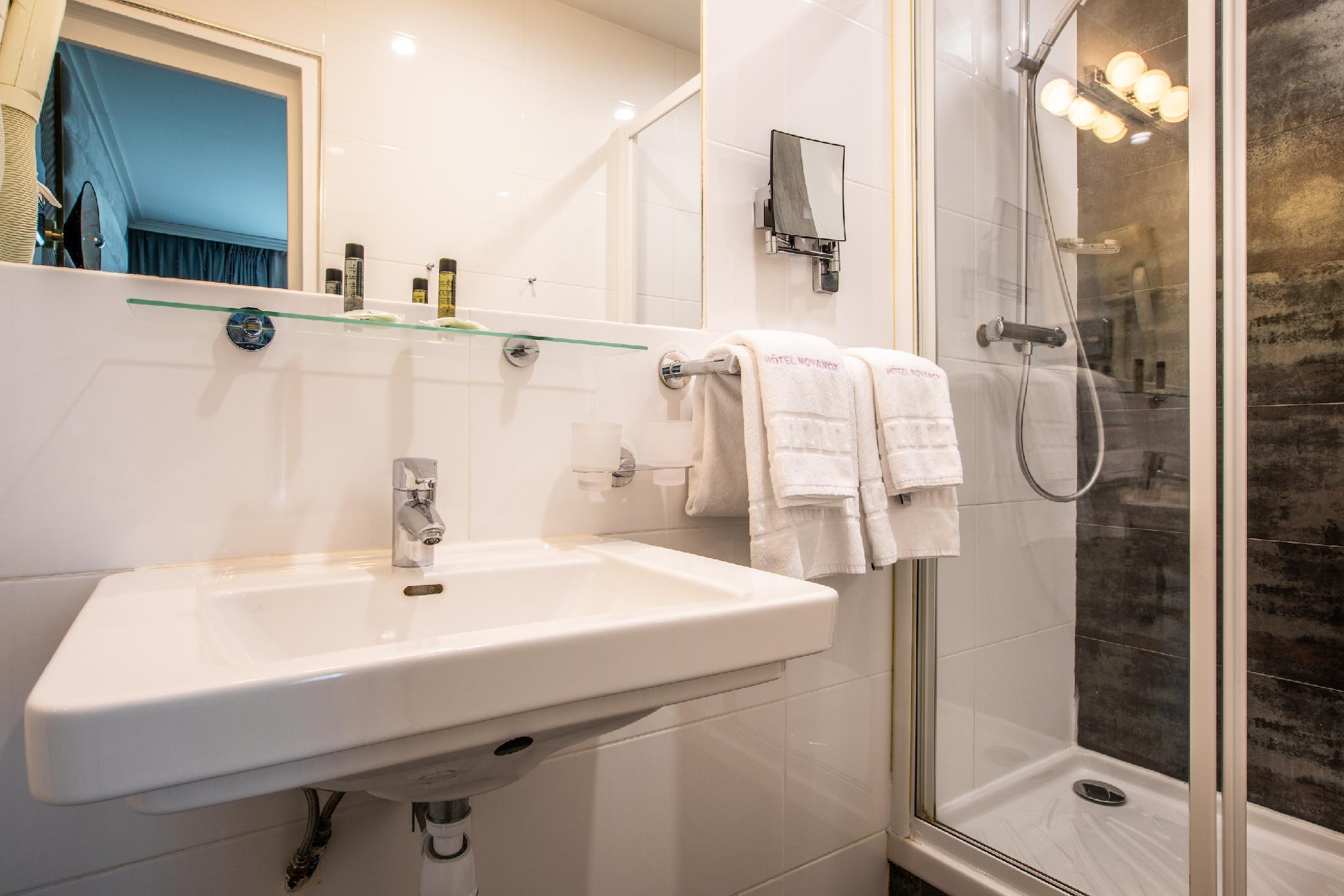 Nude 4* Paris