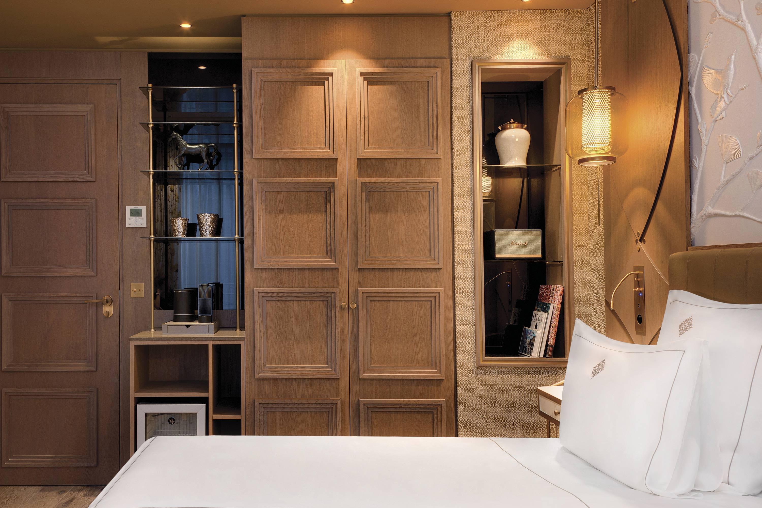 Hotel La Demeure Montaigne Paris